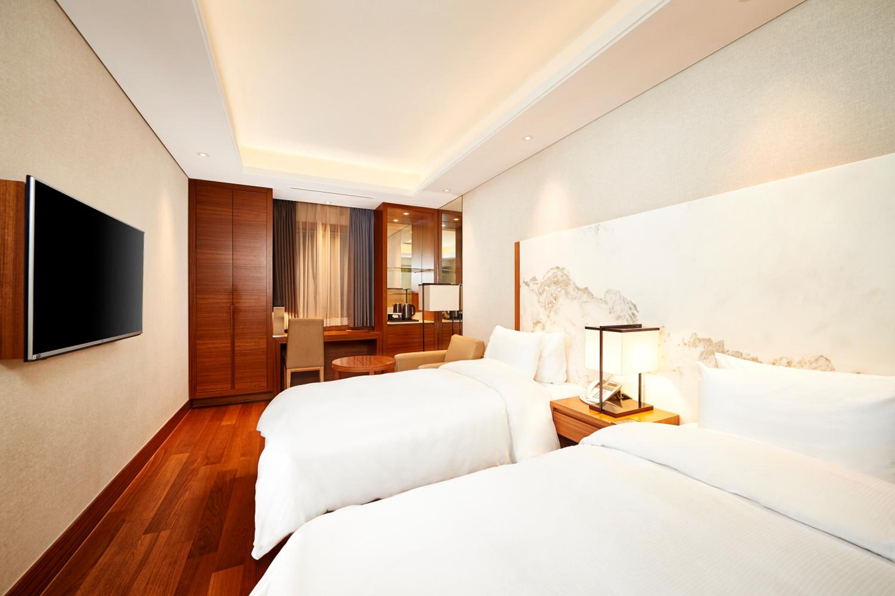 [Special Offer] Superior Twin Room with Seven Luck Casino Coupons KRW 40,000 (for foreigners only) photo 2