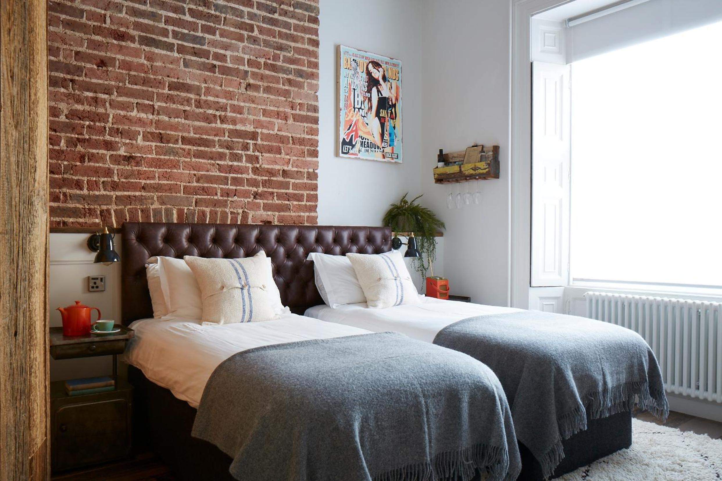 Comfy Double or Twin Room with Sofa bed - Photo 5