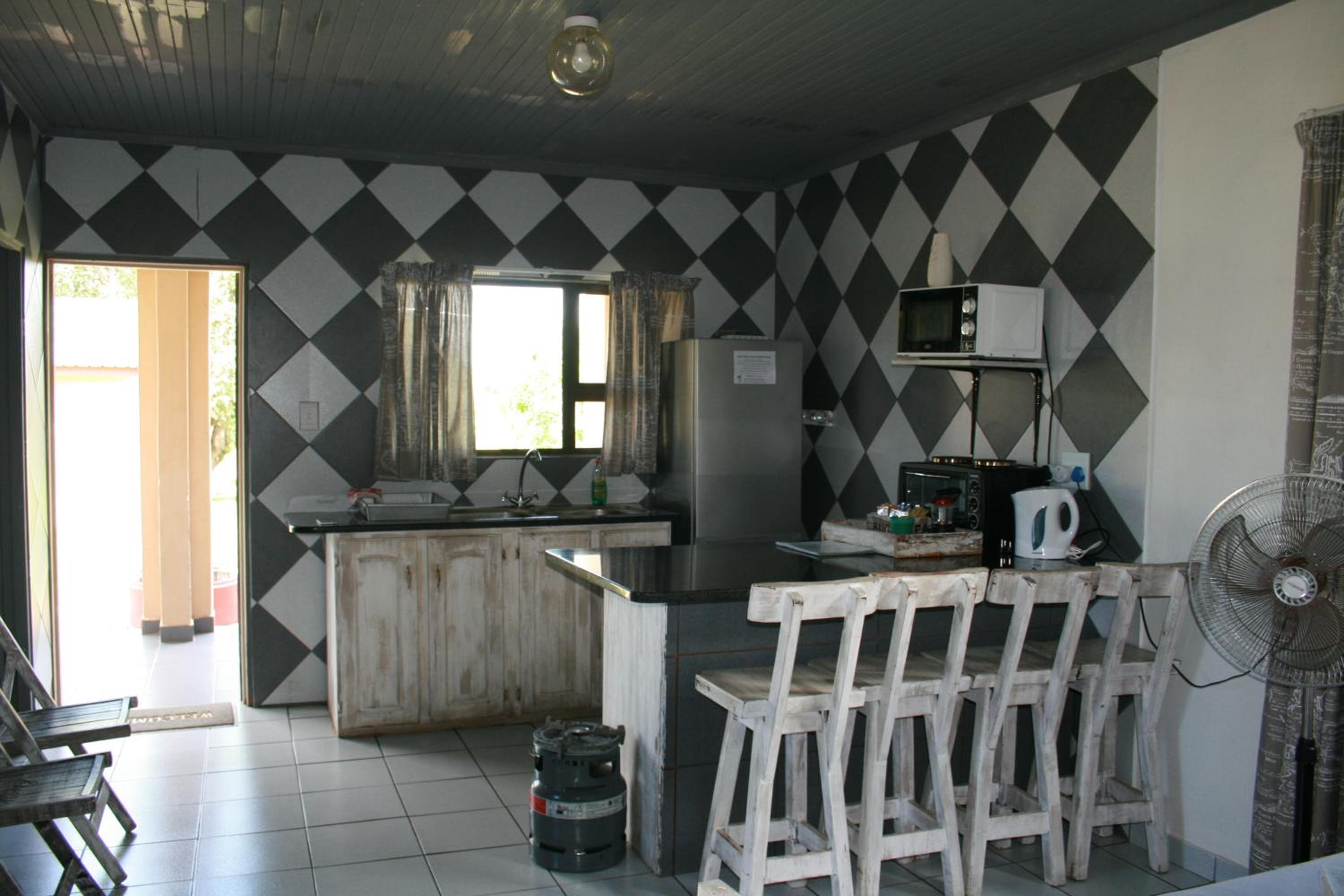 Family Room With Bathroom photo 2