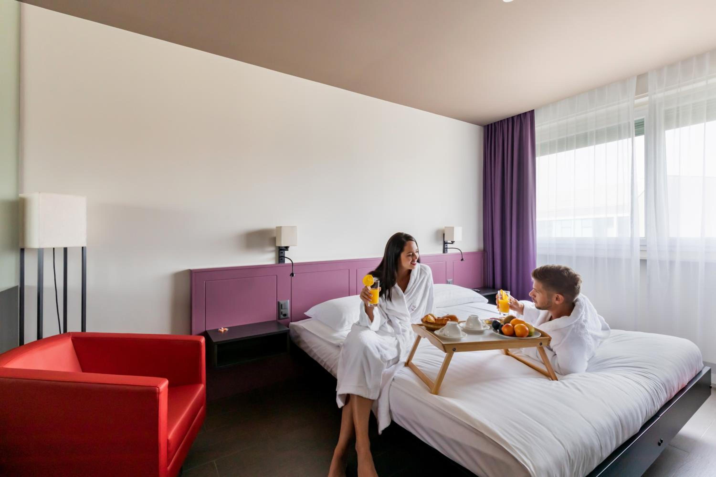 Double or Twin Room - Photo 6