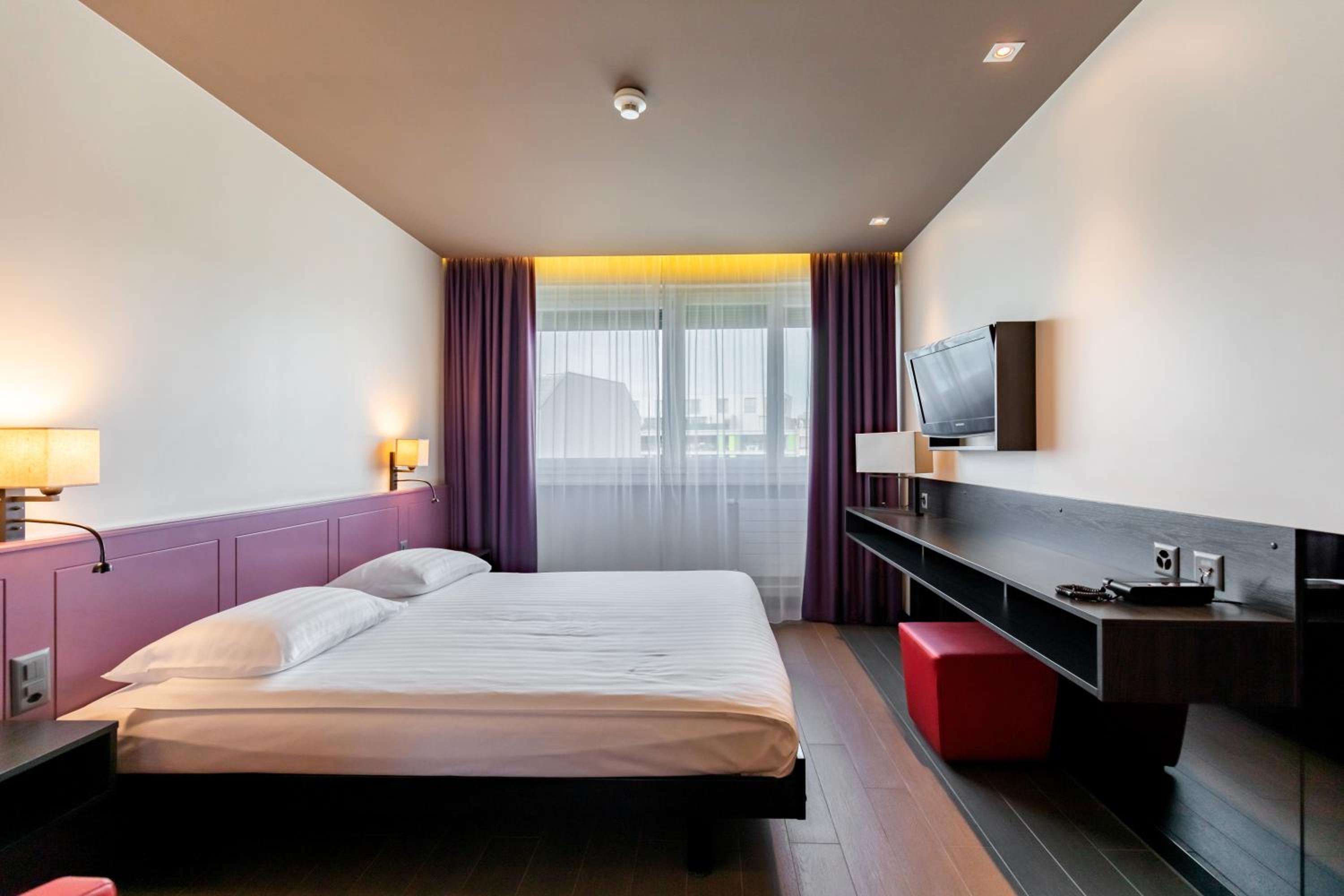 Double or Twin Room - Photo 2