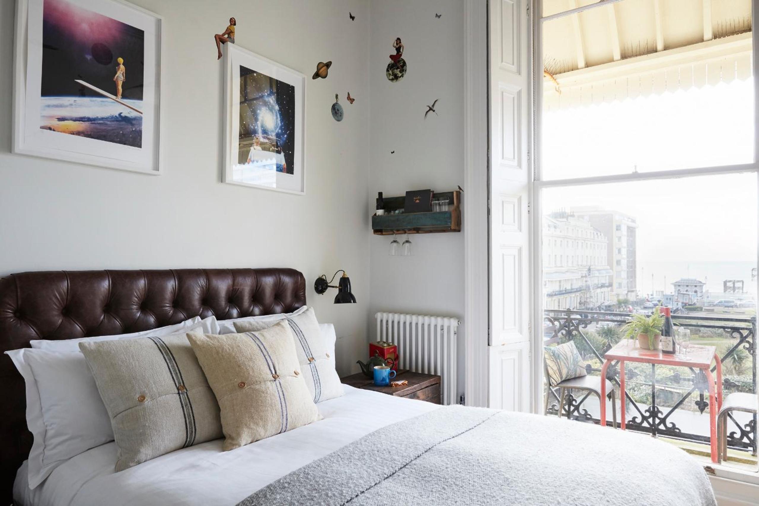 Tiny Double Room with Sea View and Balcony - Photo 1