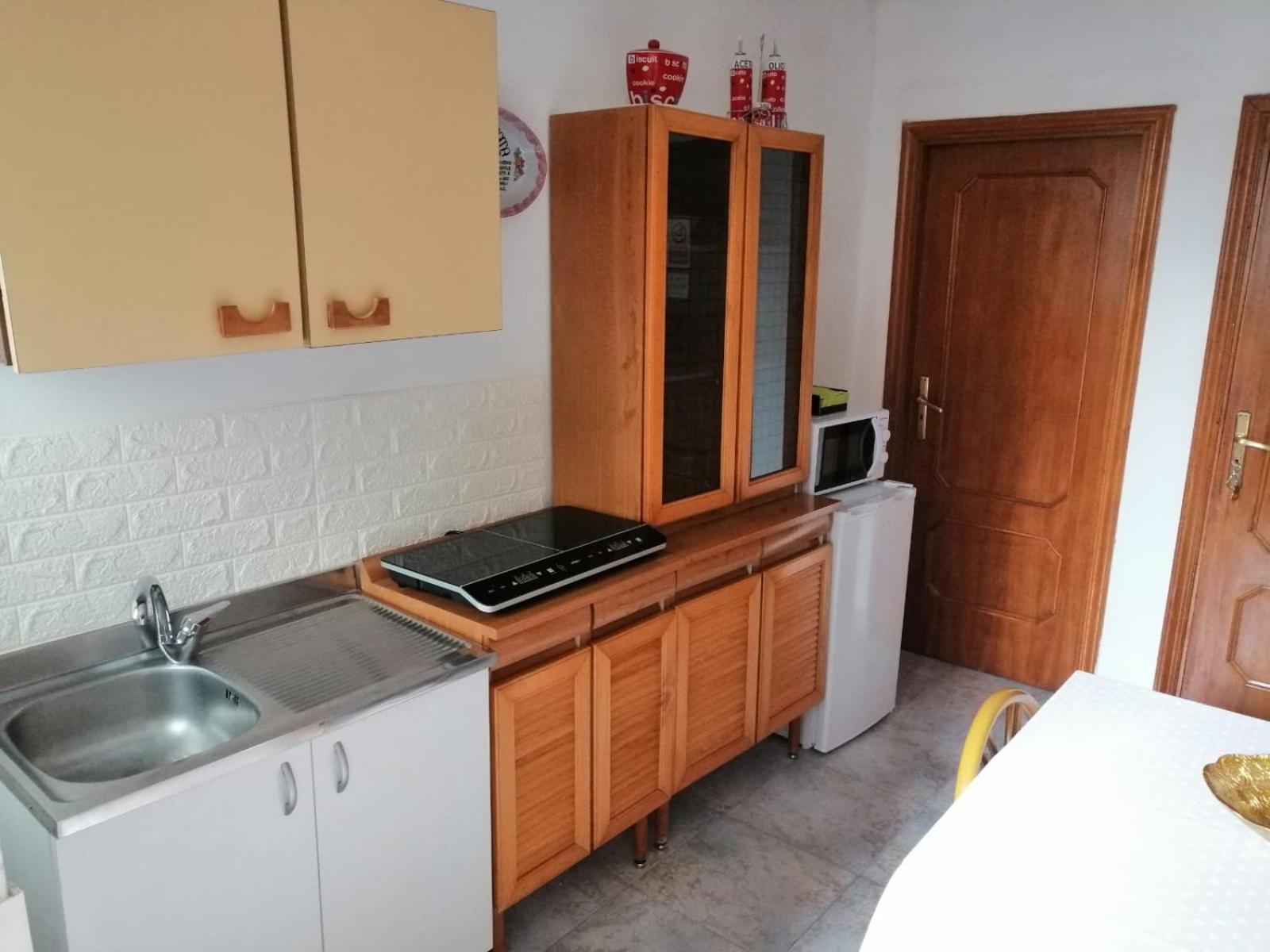 Triple Room with Private Bathroom - Photo 5