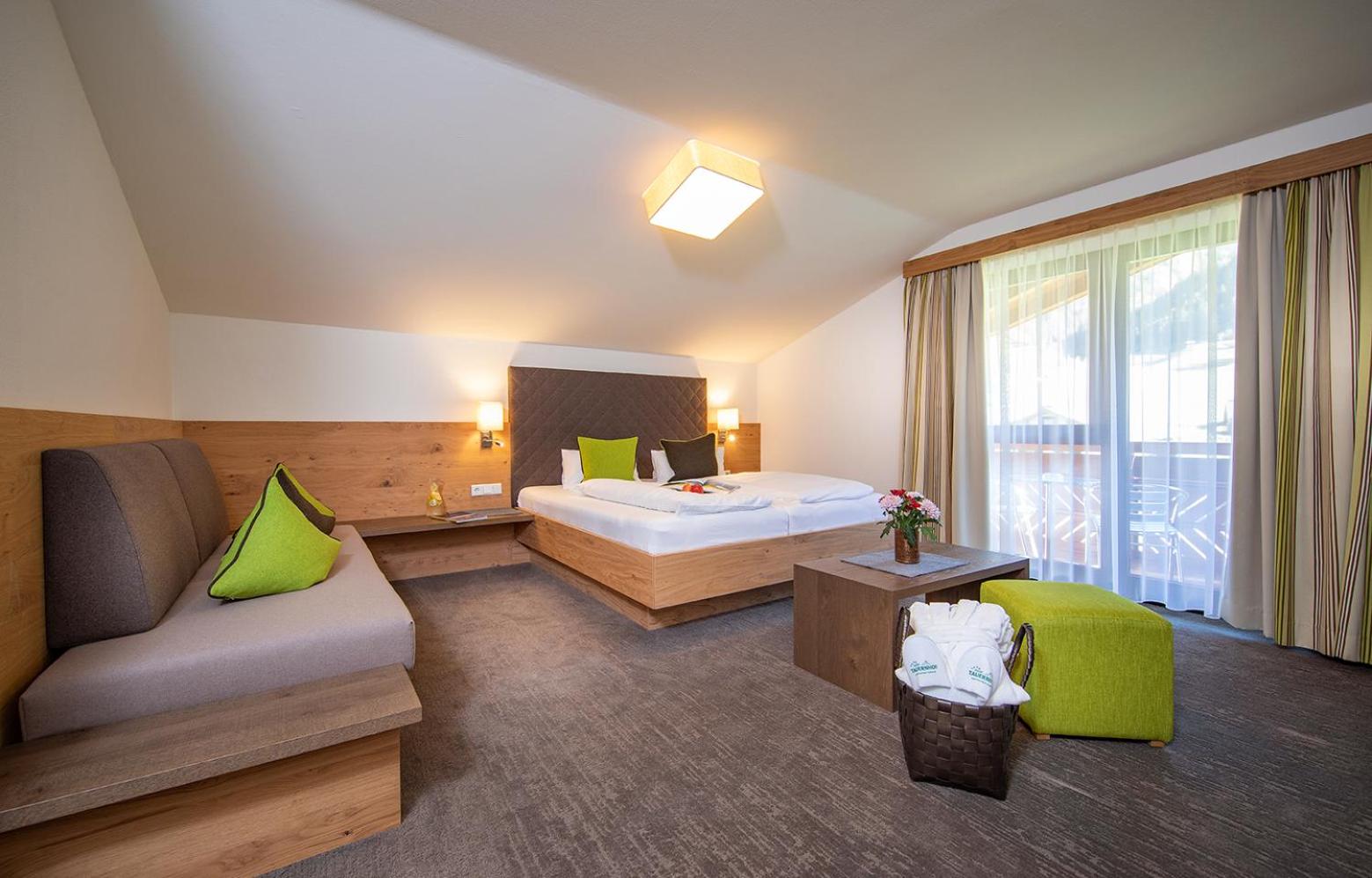 King Suite with Balcony photo 2