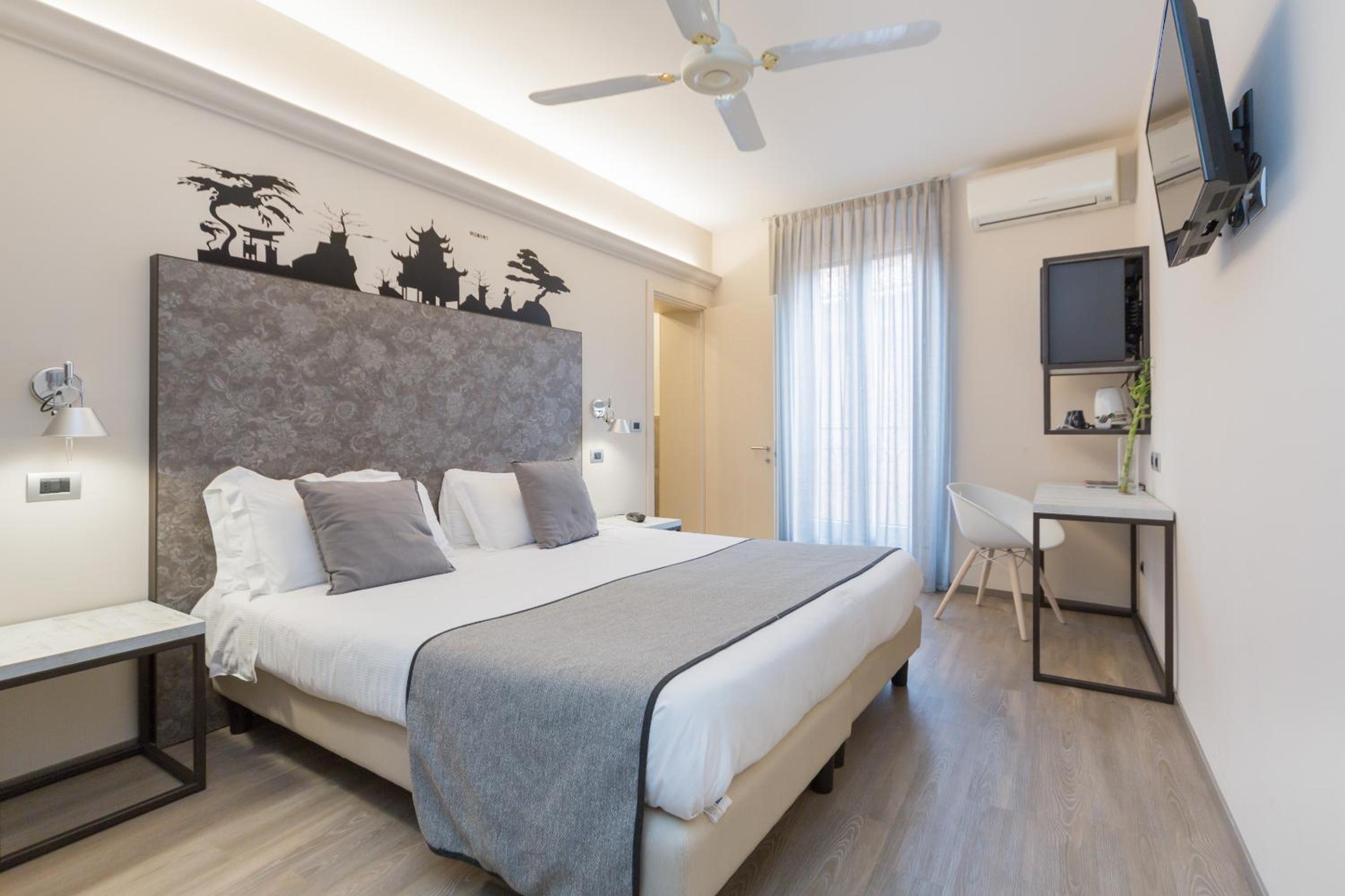 Superior Double or Twin Room thumbnail 5