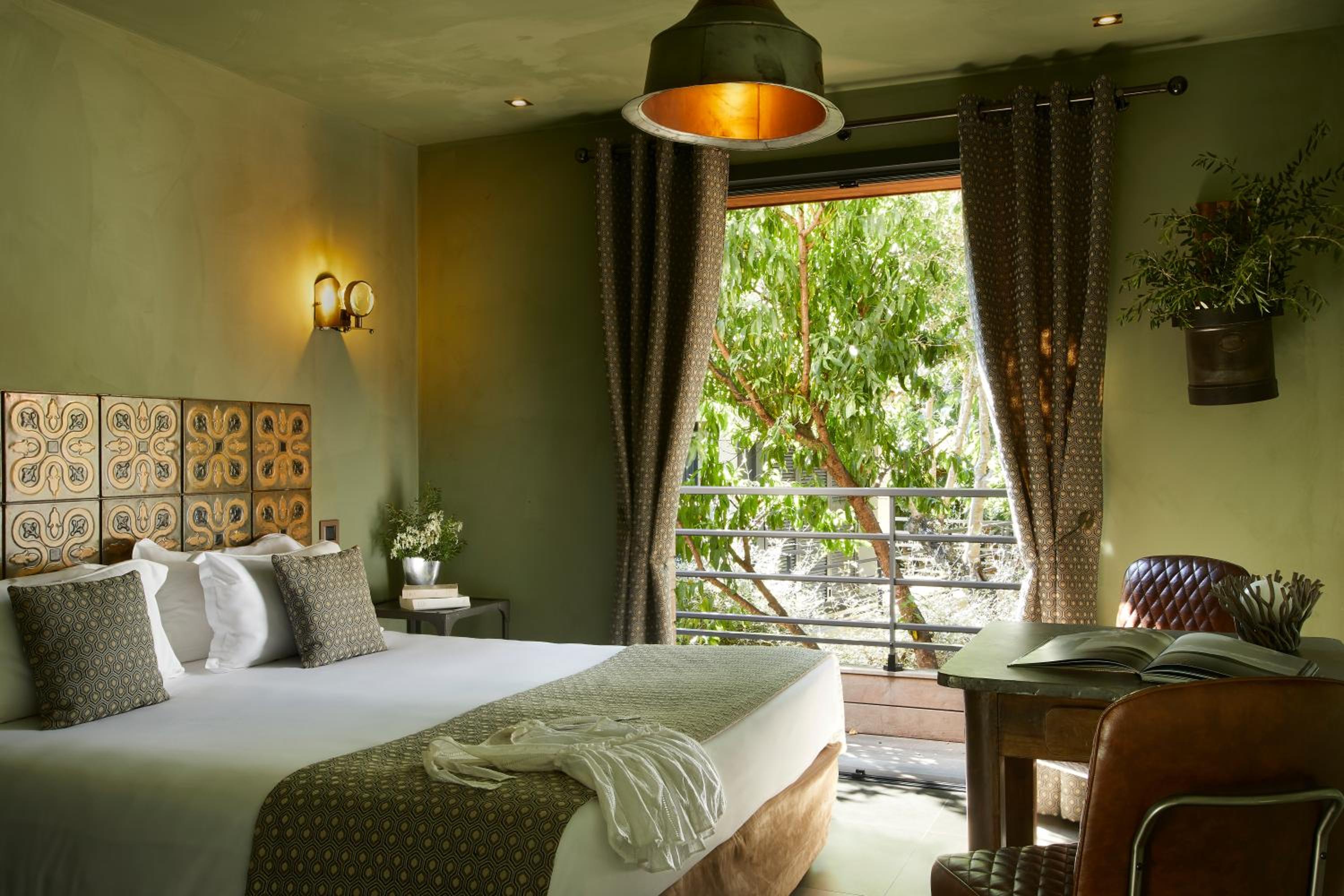 Deluxe Double Room with Balcony photo 3