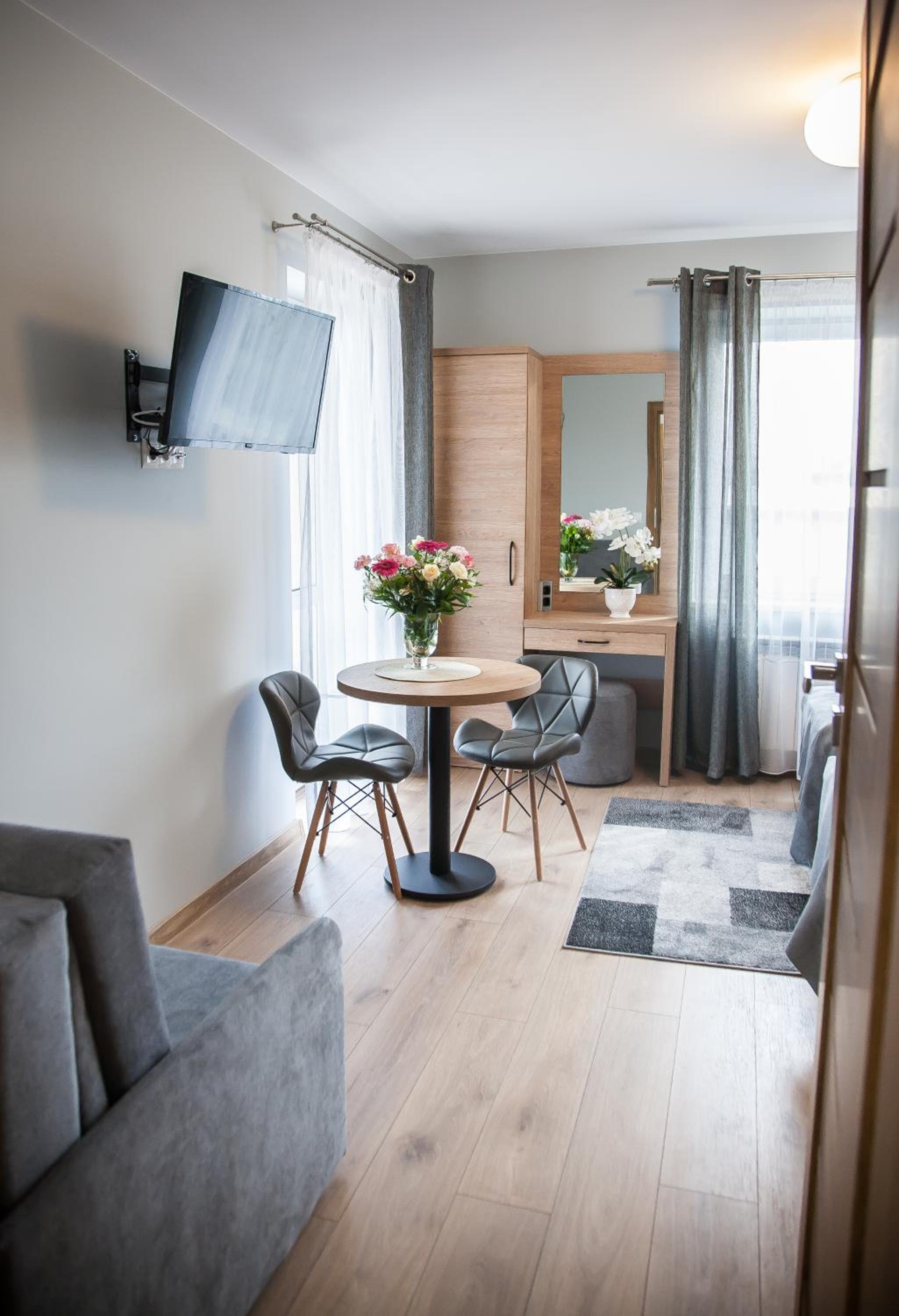 Comfort Triple Room with Shower - Photo 4