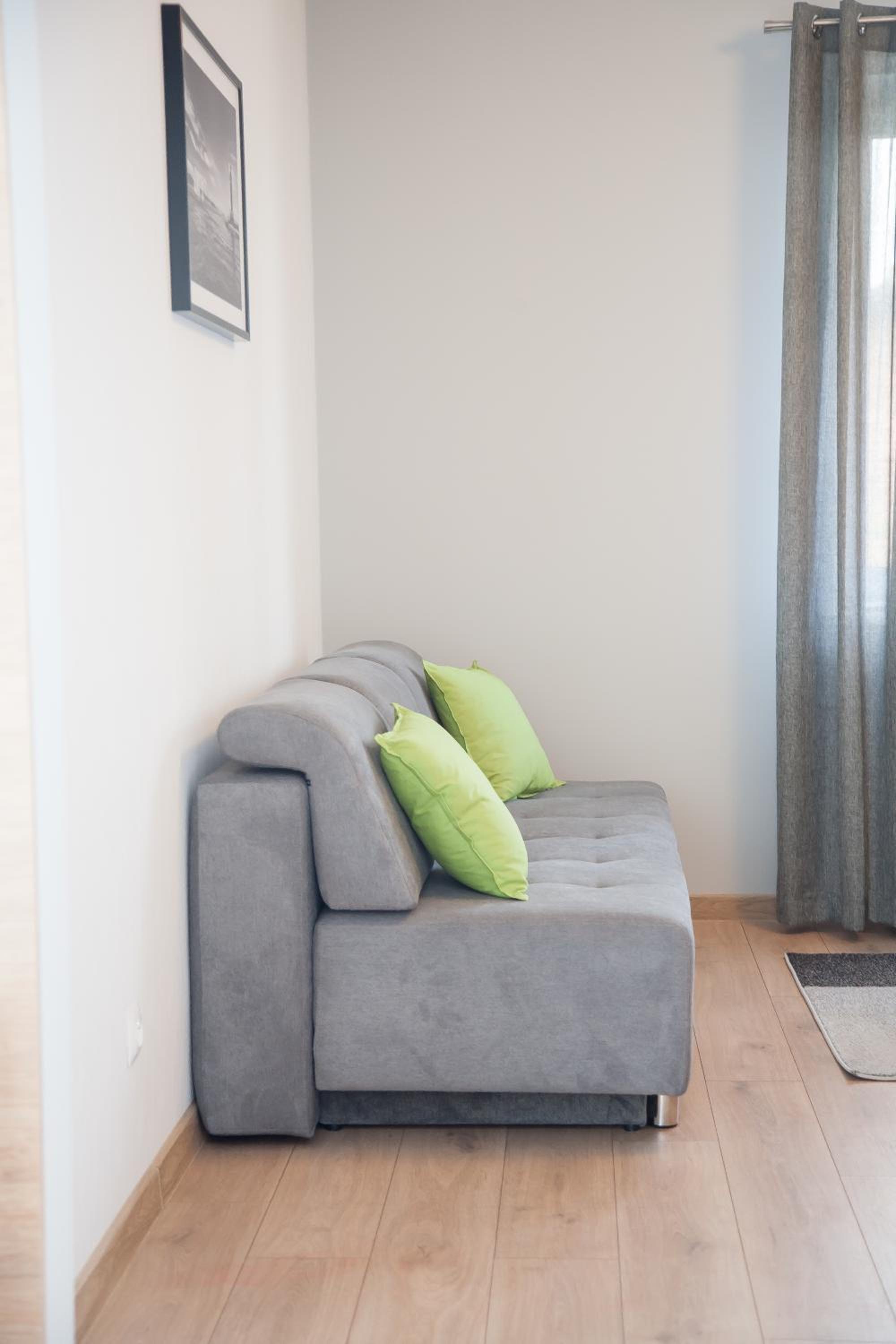 Studio with Balcony - Photo 2