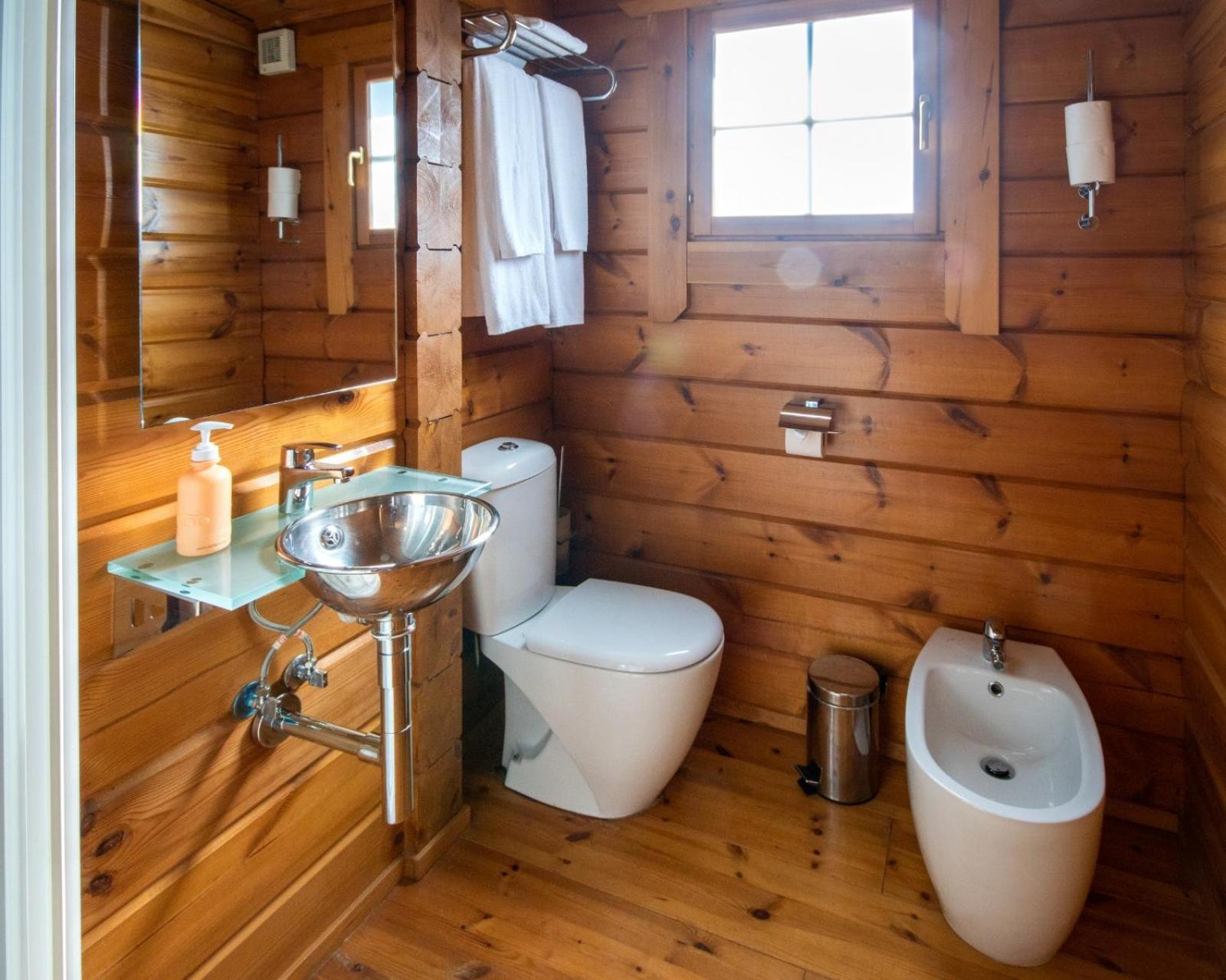 Double or Twin Room - Photo 10