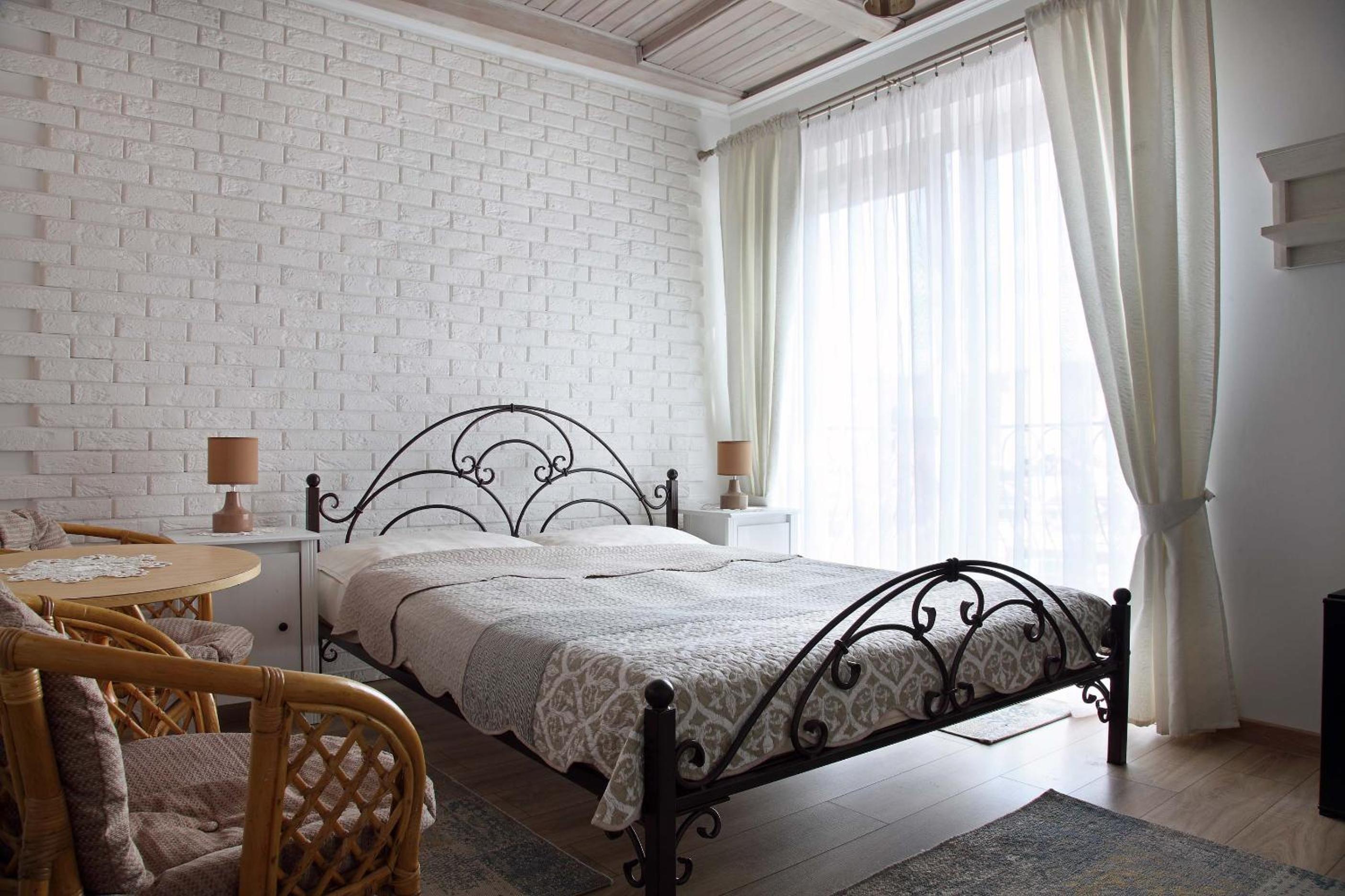 Deluxe Double Room with Balcony - Photo 5