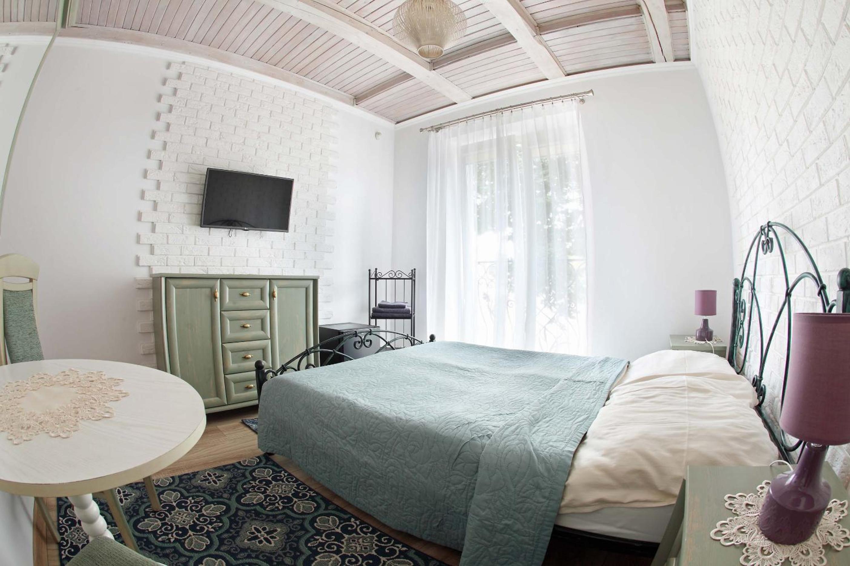 Double Room - Photo 4