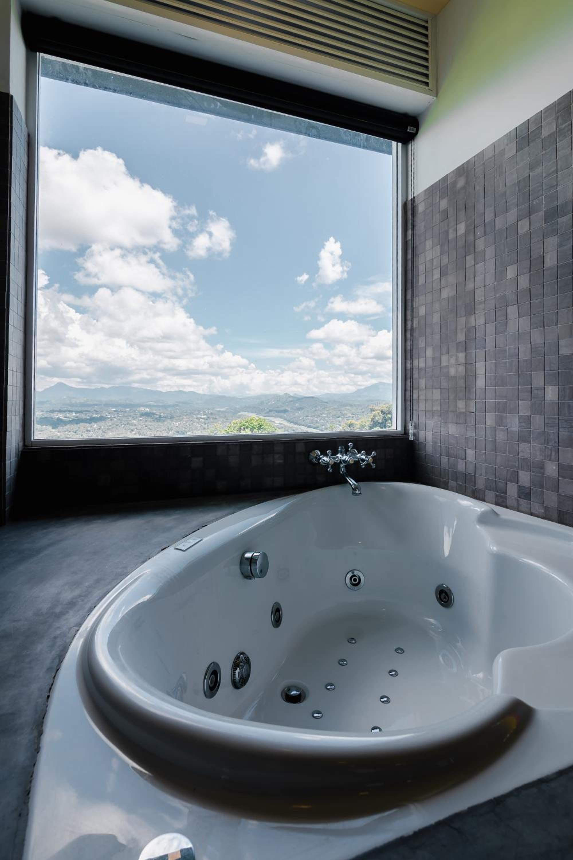 Family Suite - Photo 8