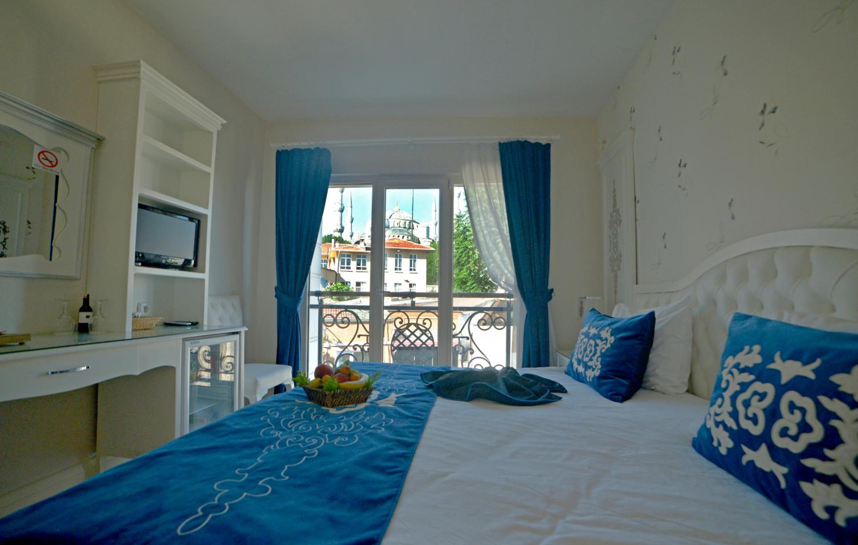 Deluxe Double or Twin Room photo 1