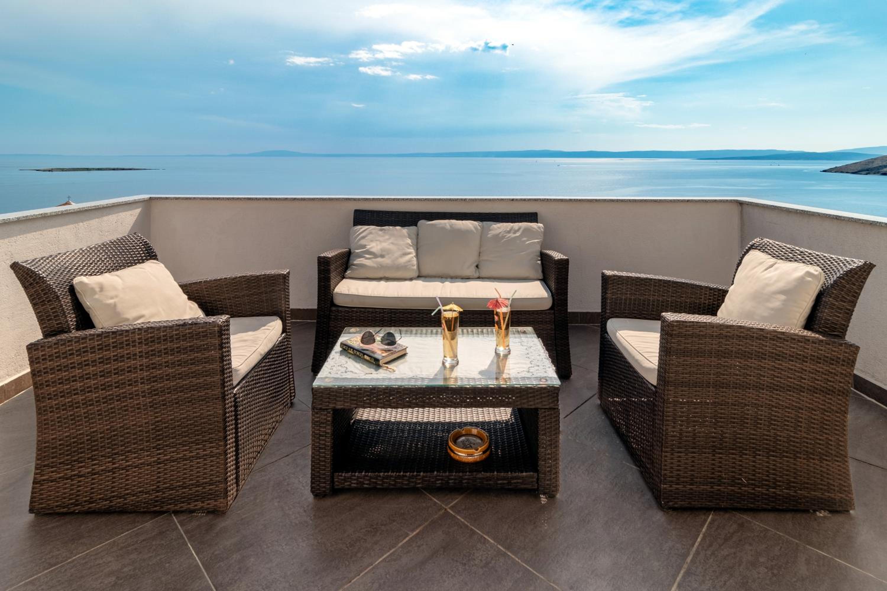 Studio Apartment with Sea View photo 3