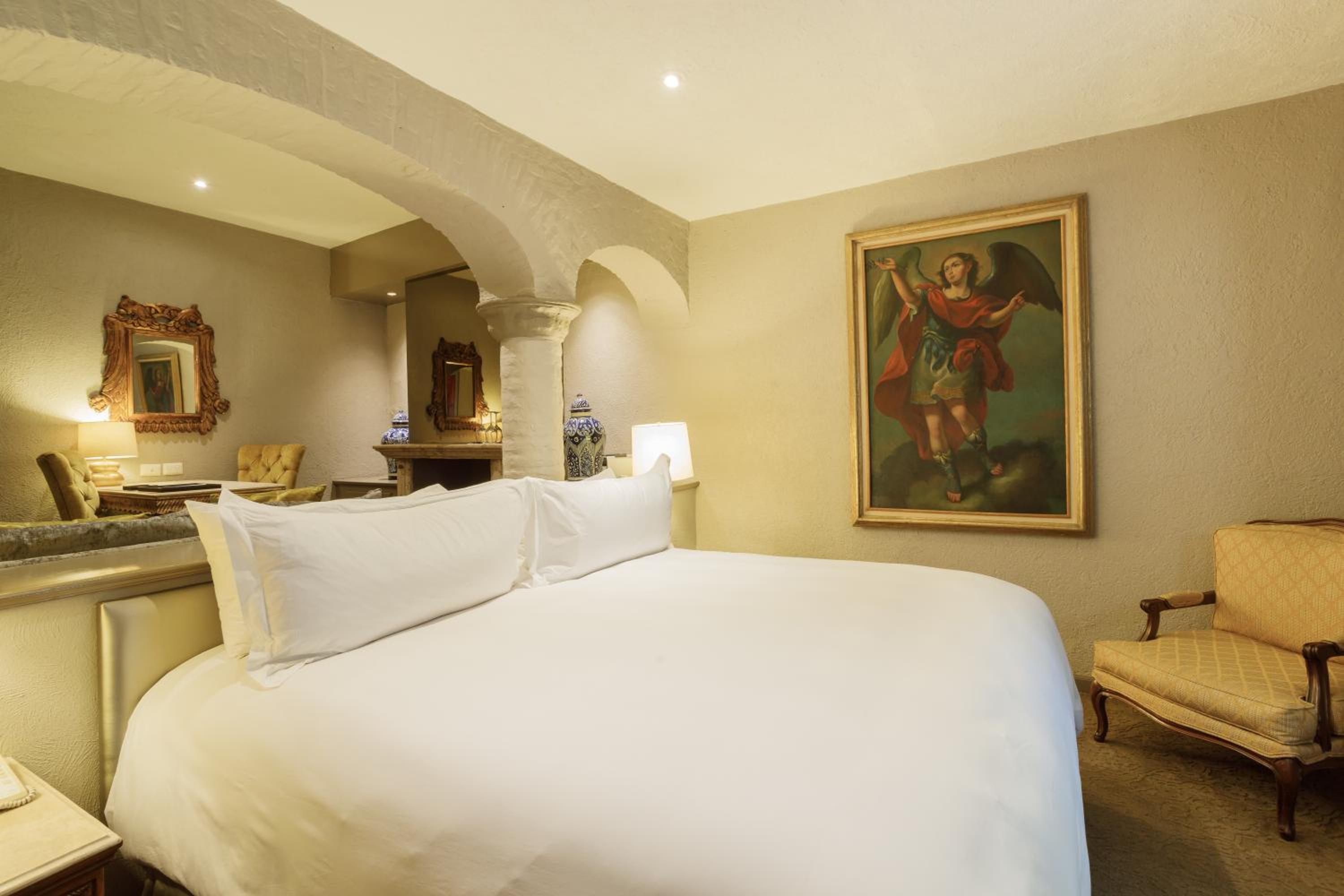 Available room thumbnail 6