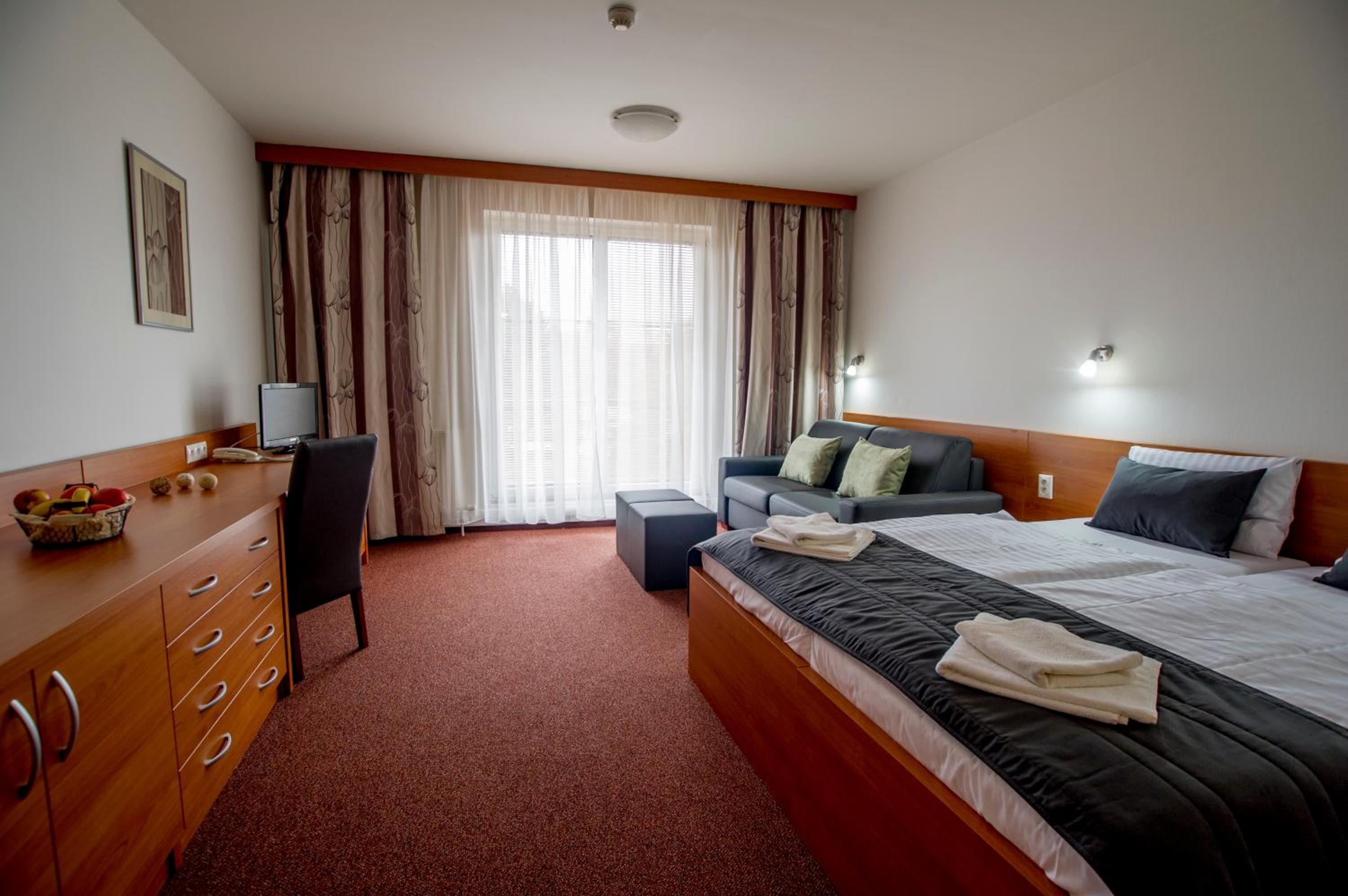 Quadruple Room with Balcony photo 2