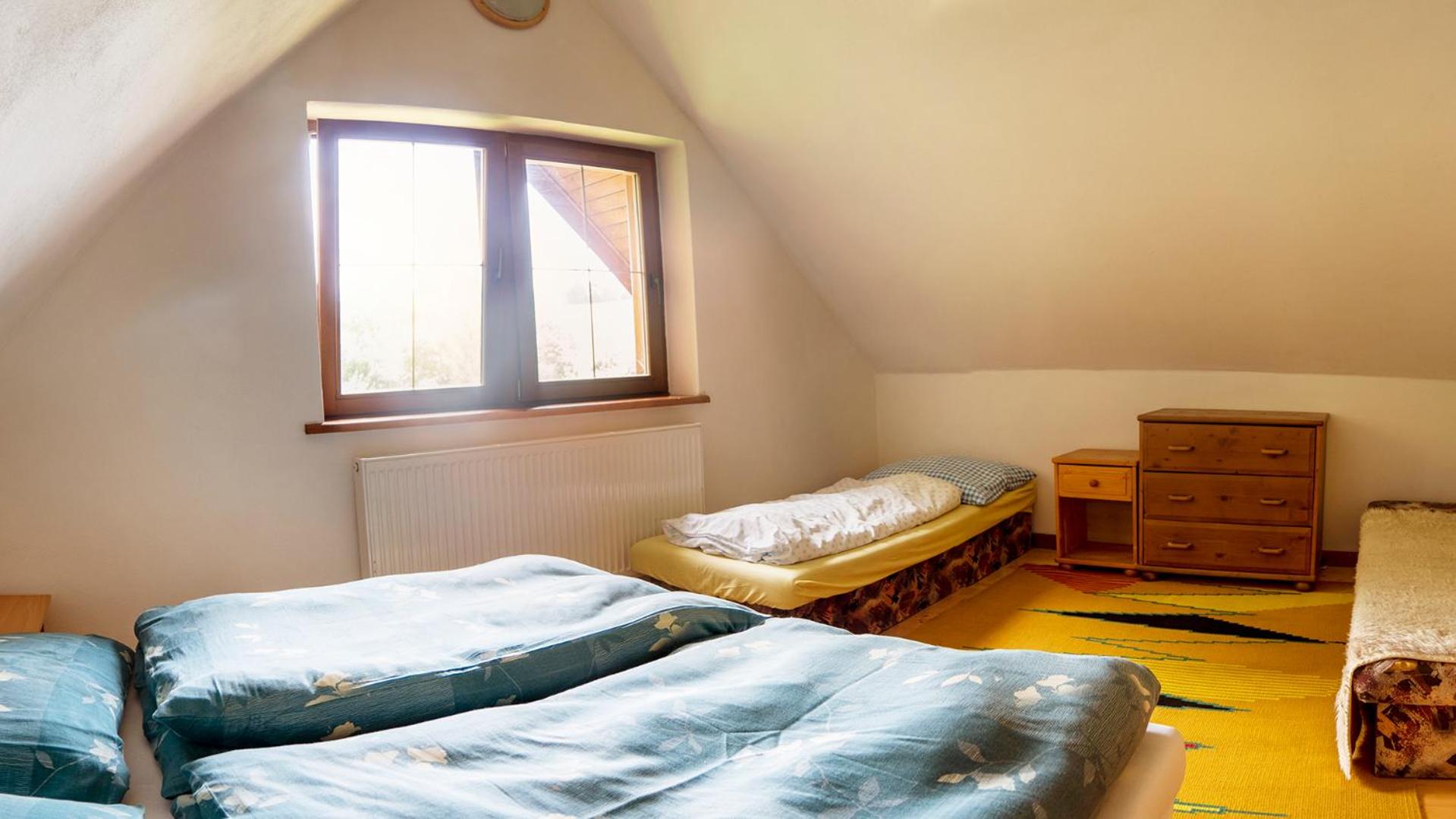 Six-Bedroom House photo 3