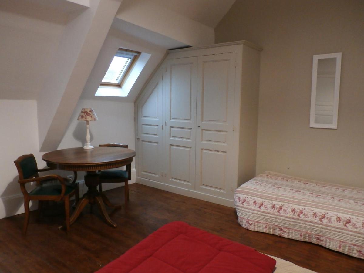 Family Room photo 3