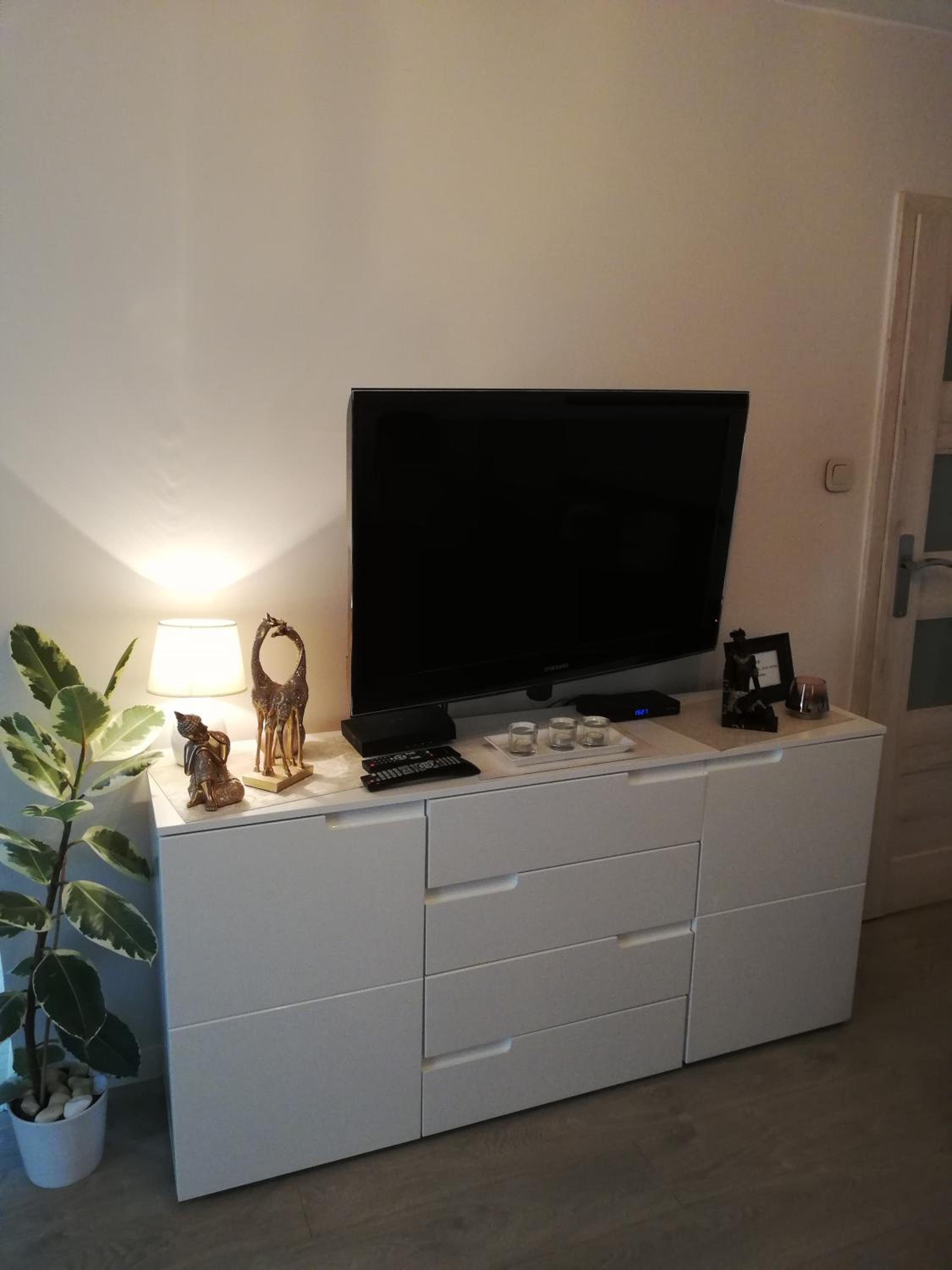 Studio with Sofa Bed - Photo 8
