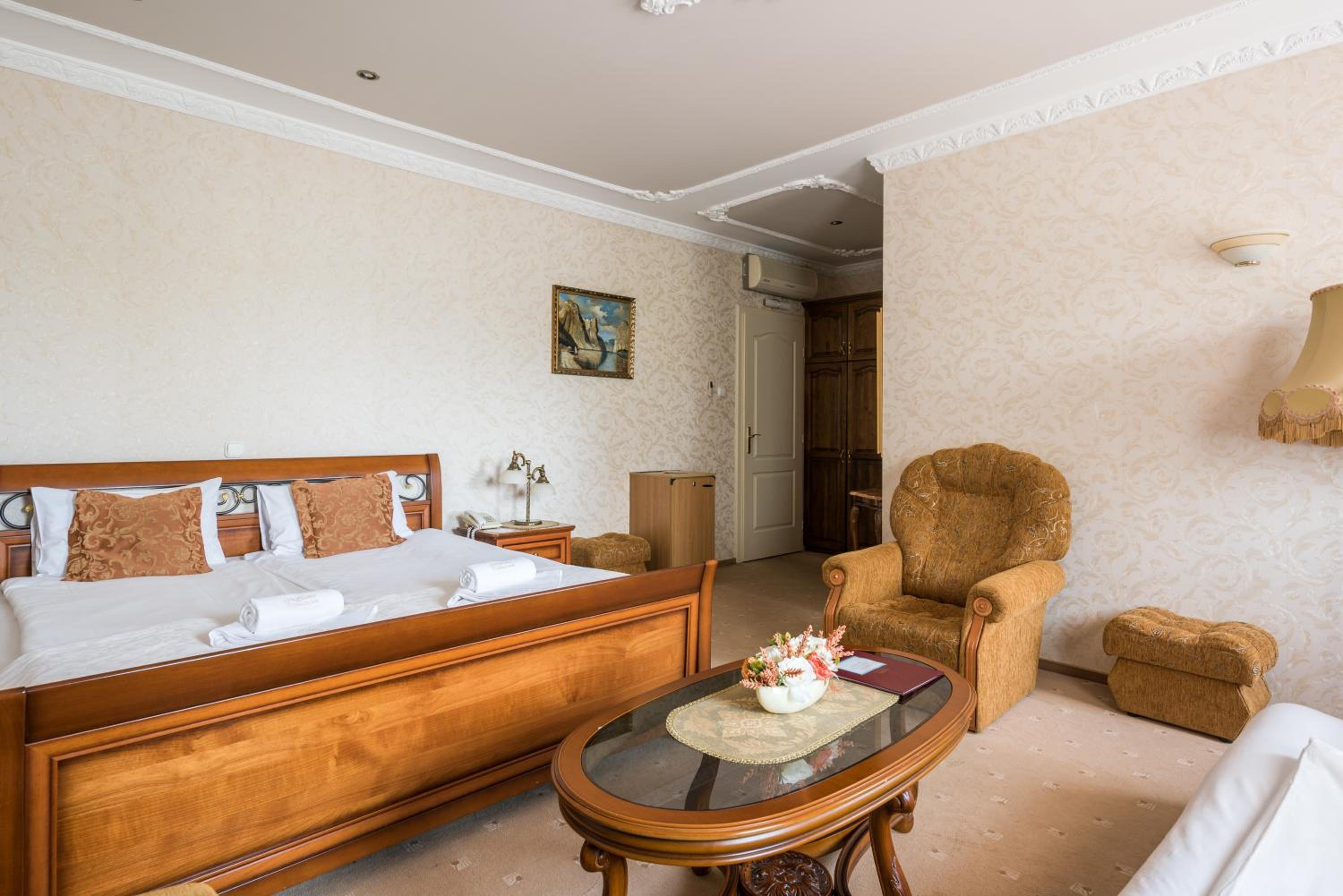 Deluxe Double Room - Building A - Photo 3
