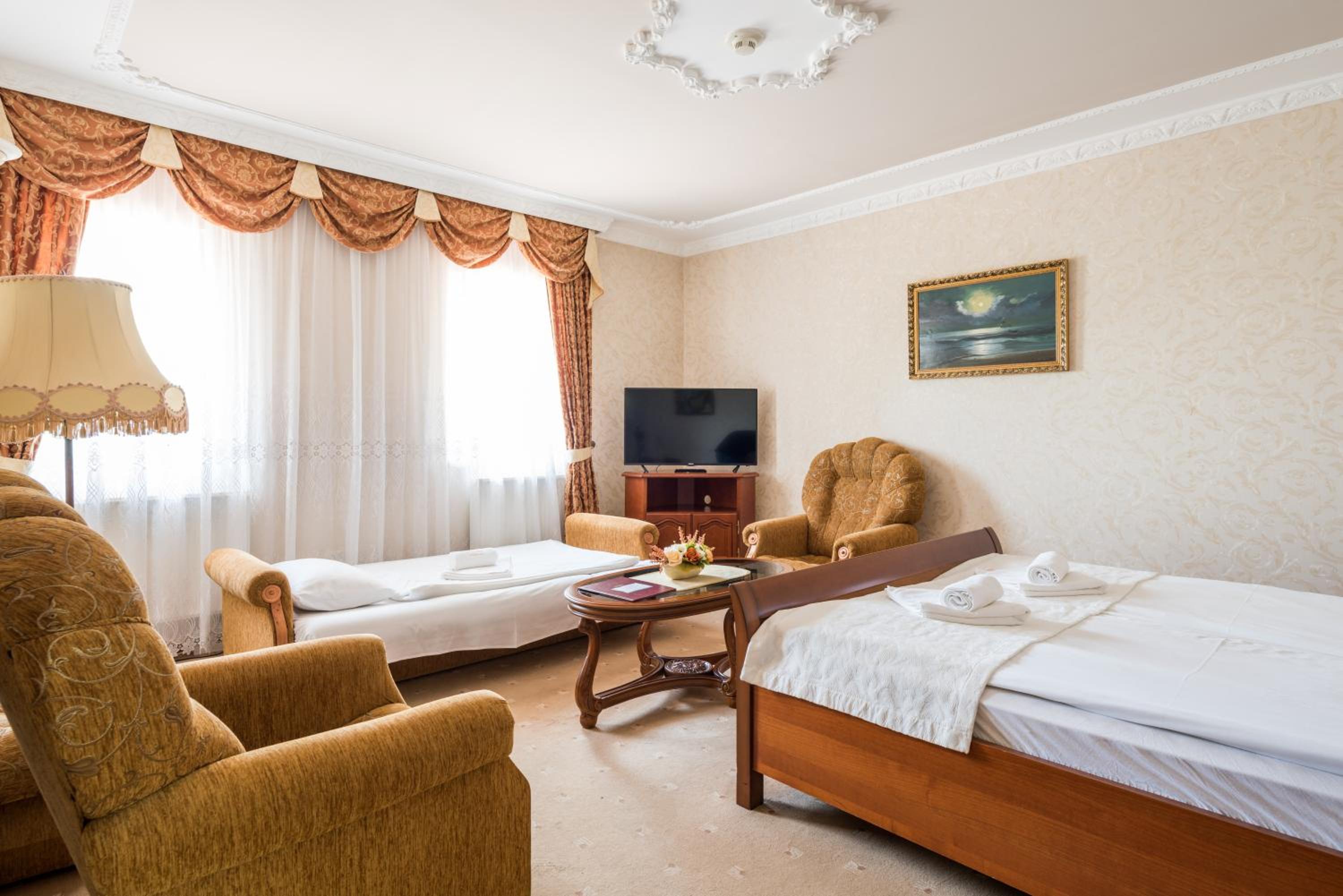 Deluxe Double Room - Building A - Photo 6
