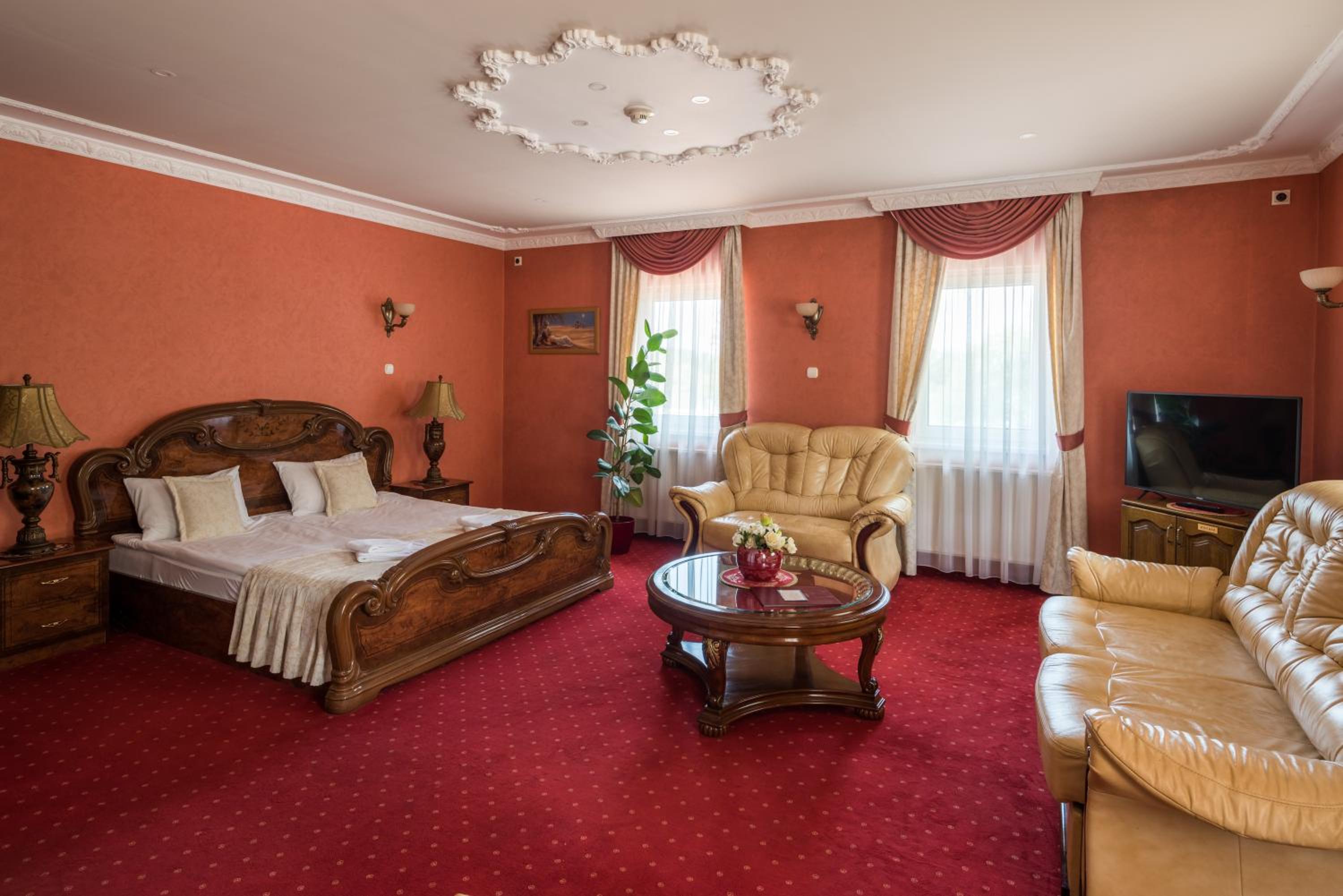 Deluxe Double Room - Building A - Photo 9