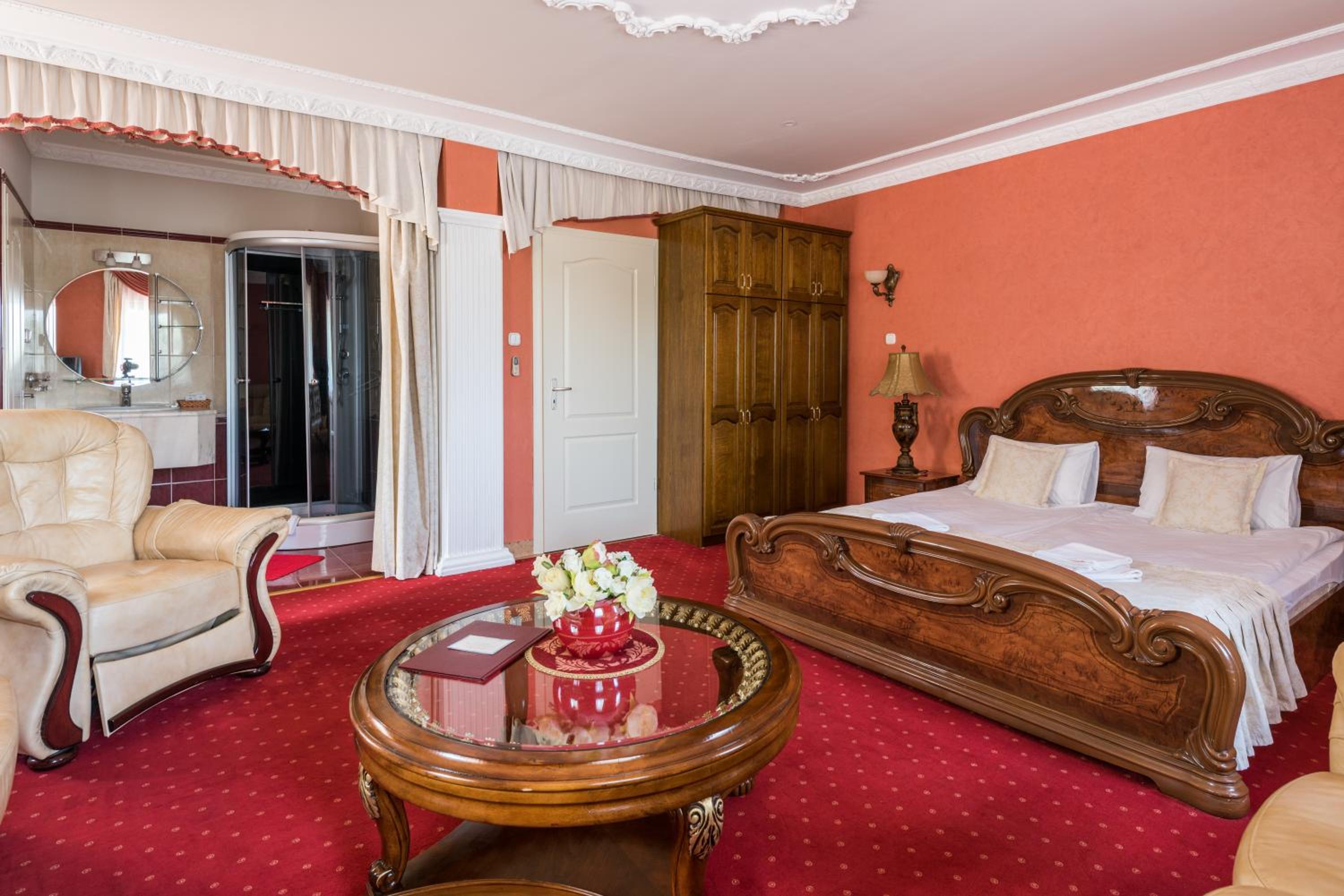 Deluxe Double Room - Building A - Photo 2