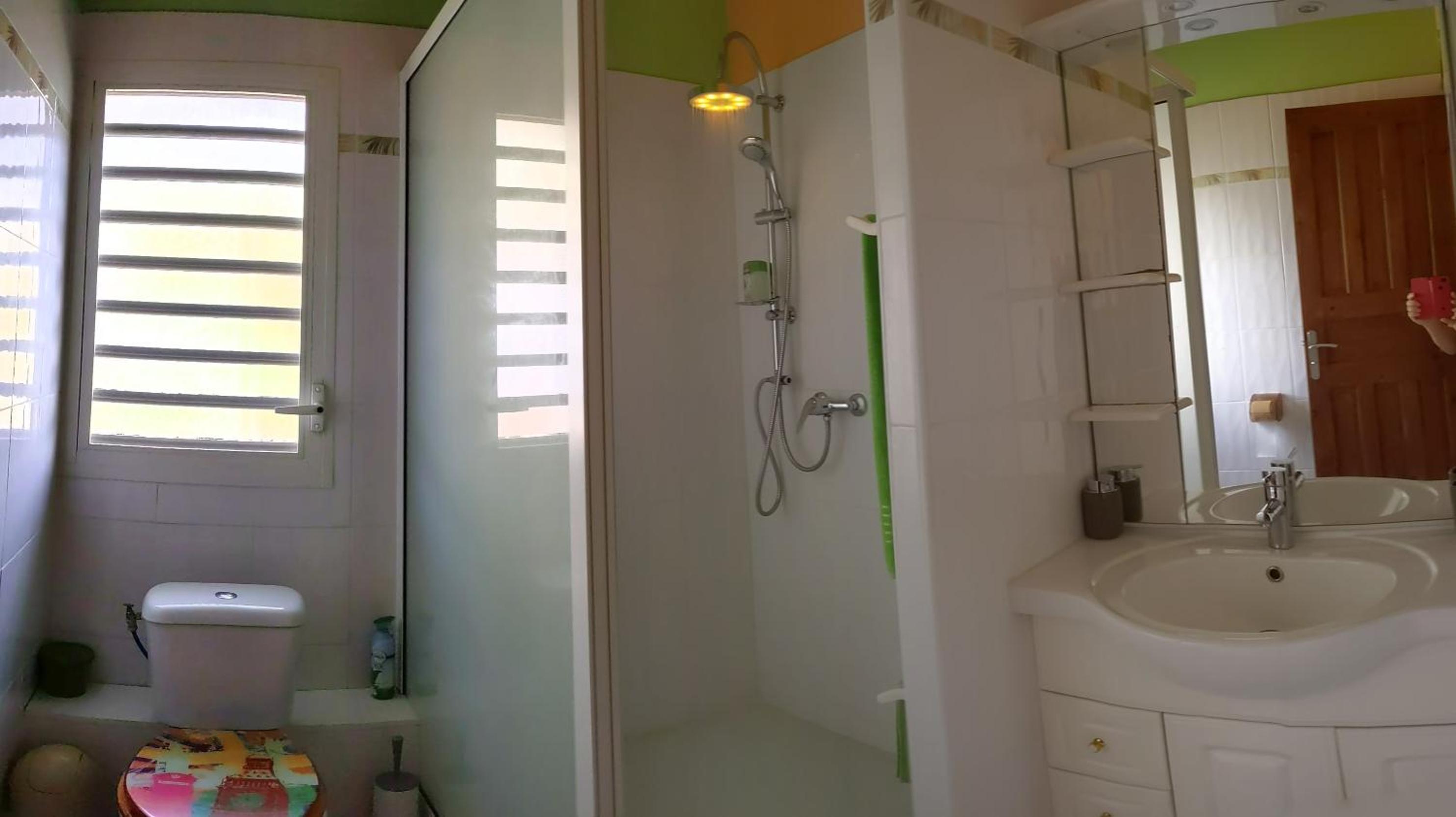 Double Room with Private External Bathroom - Photo 34