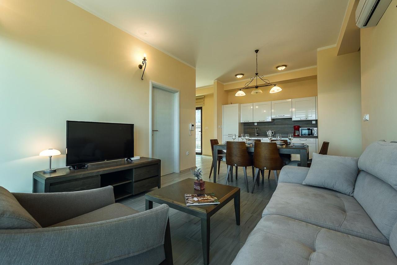 Three-Bedroom Suite photo 1
