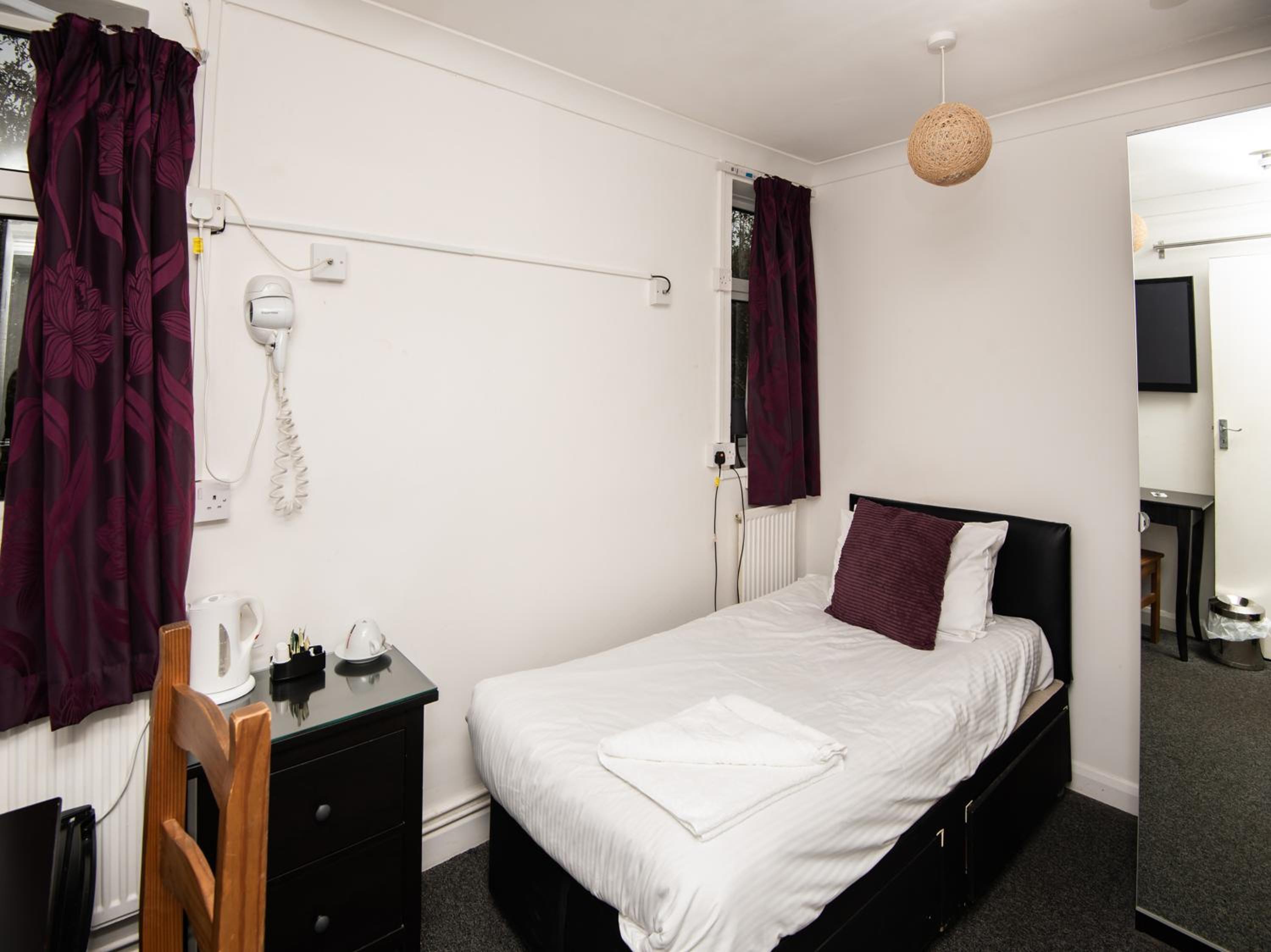 Standard Single Room with Shared Bathroom