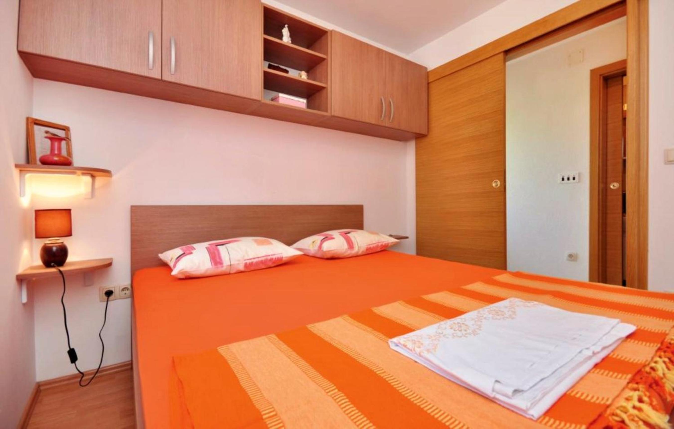 Three-Bedroom House photo 3