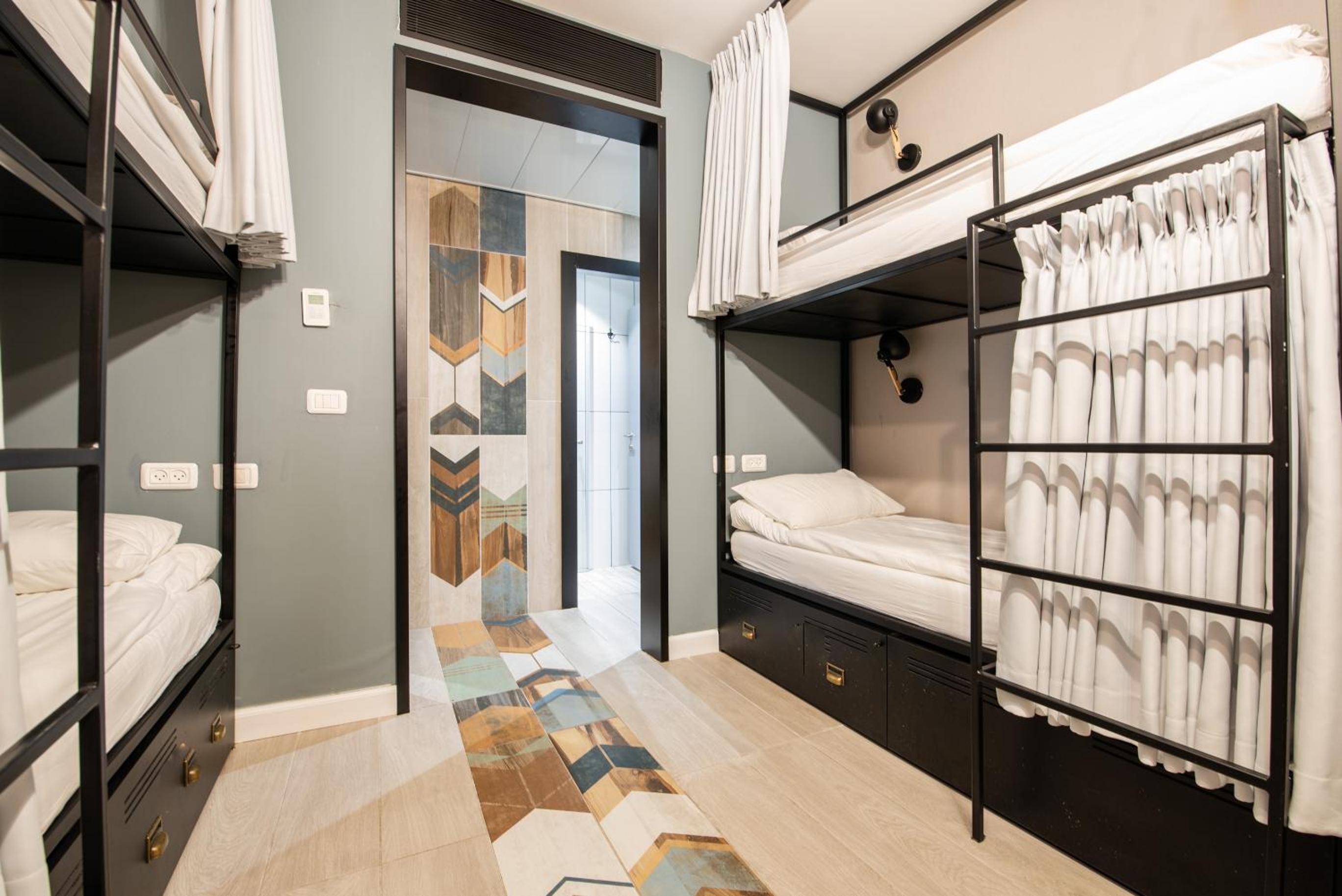 Bed in 12-Bed Mixed Dormitory Room photo 1