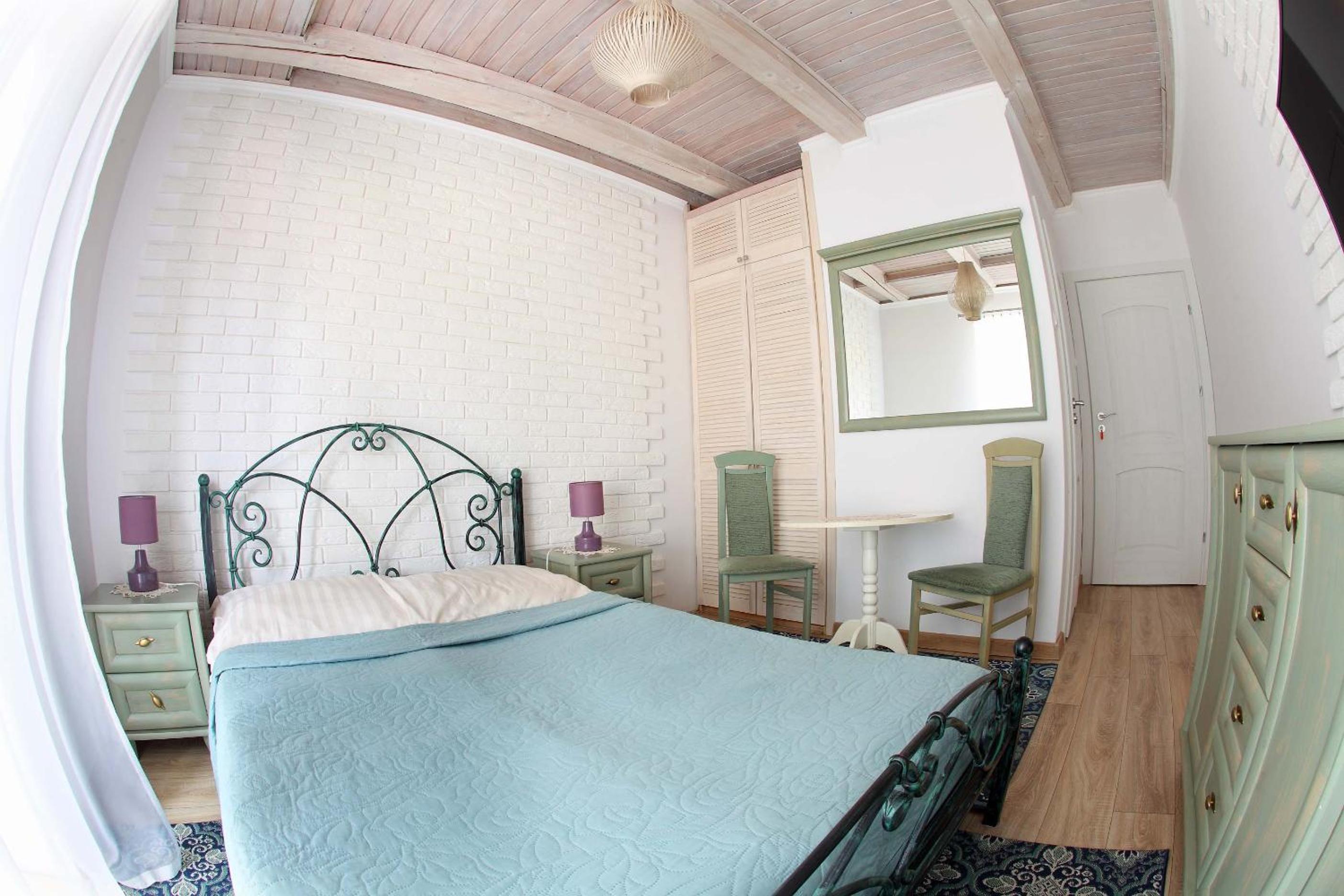 Double Room - Photo 1