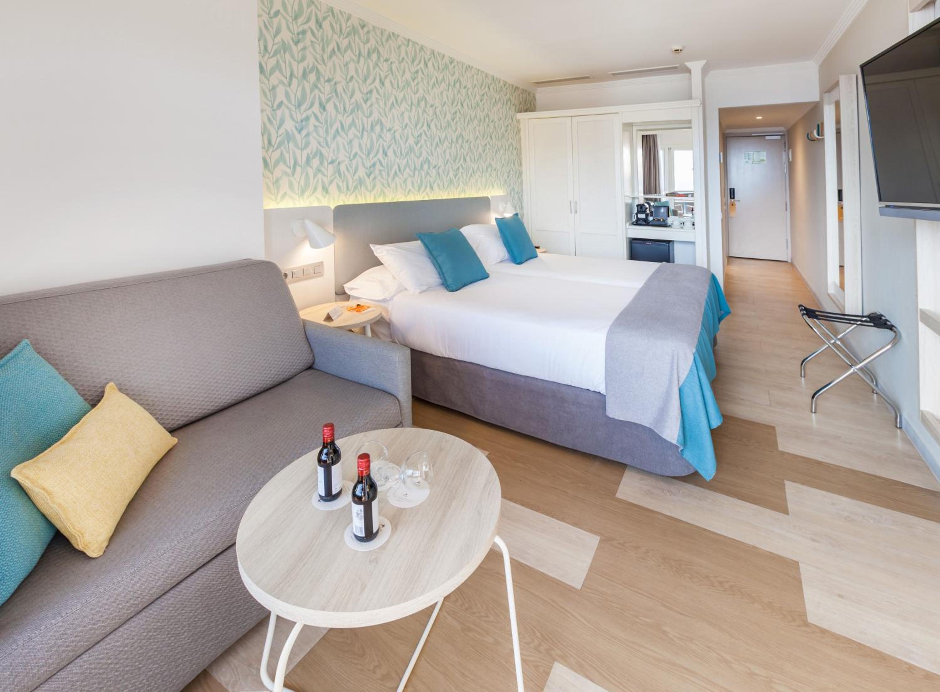 Double Deluxe View (Adults Only 18+)  - Photo 3