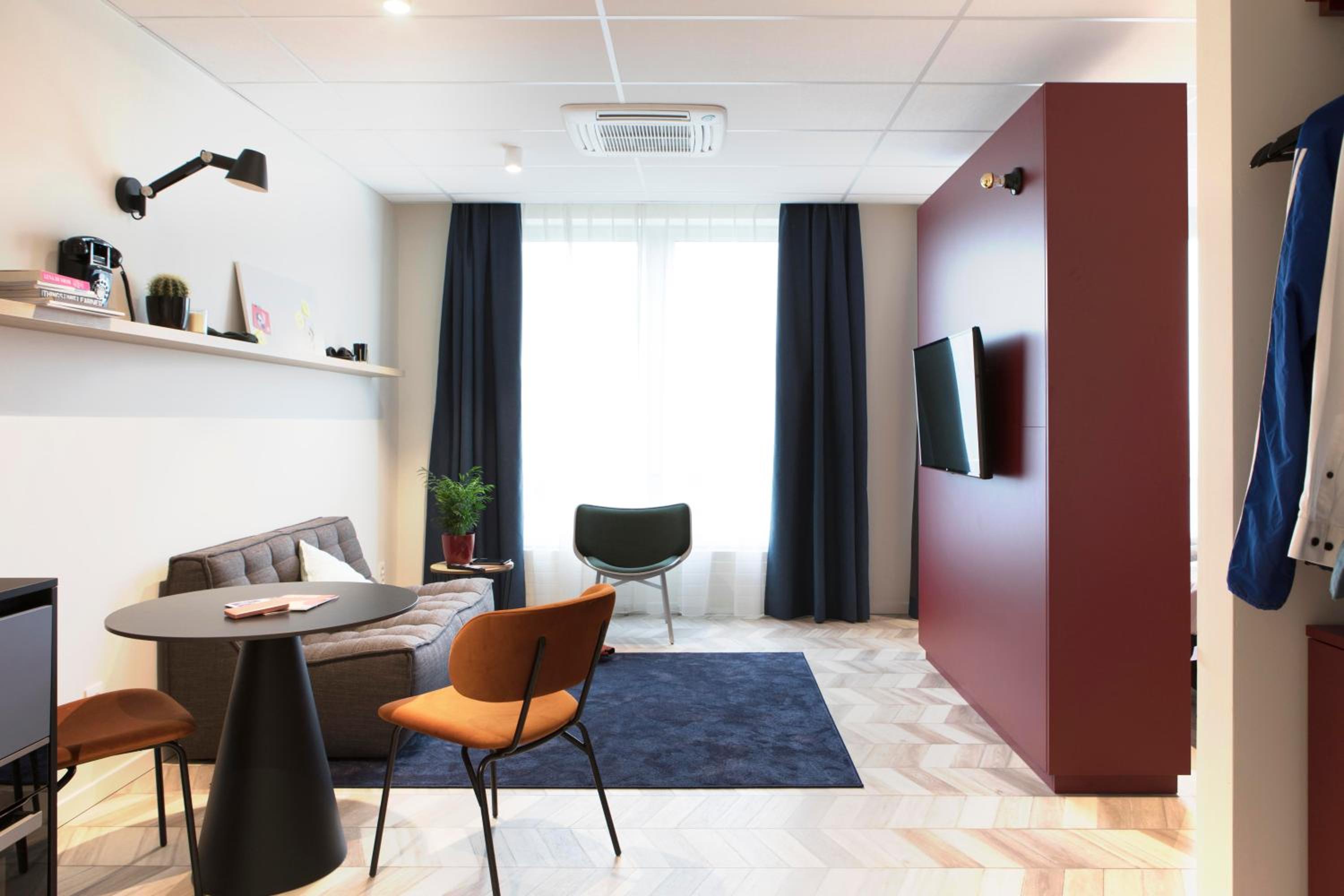 Double Room - Photo 11