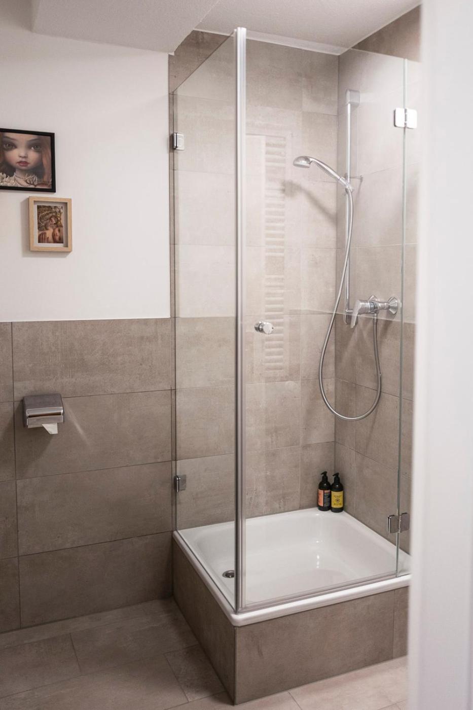 Comfort Double Room with Air Conditioning - Photo 4