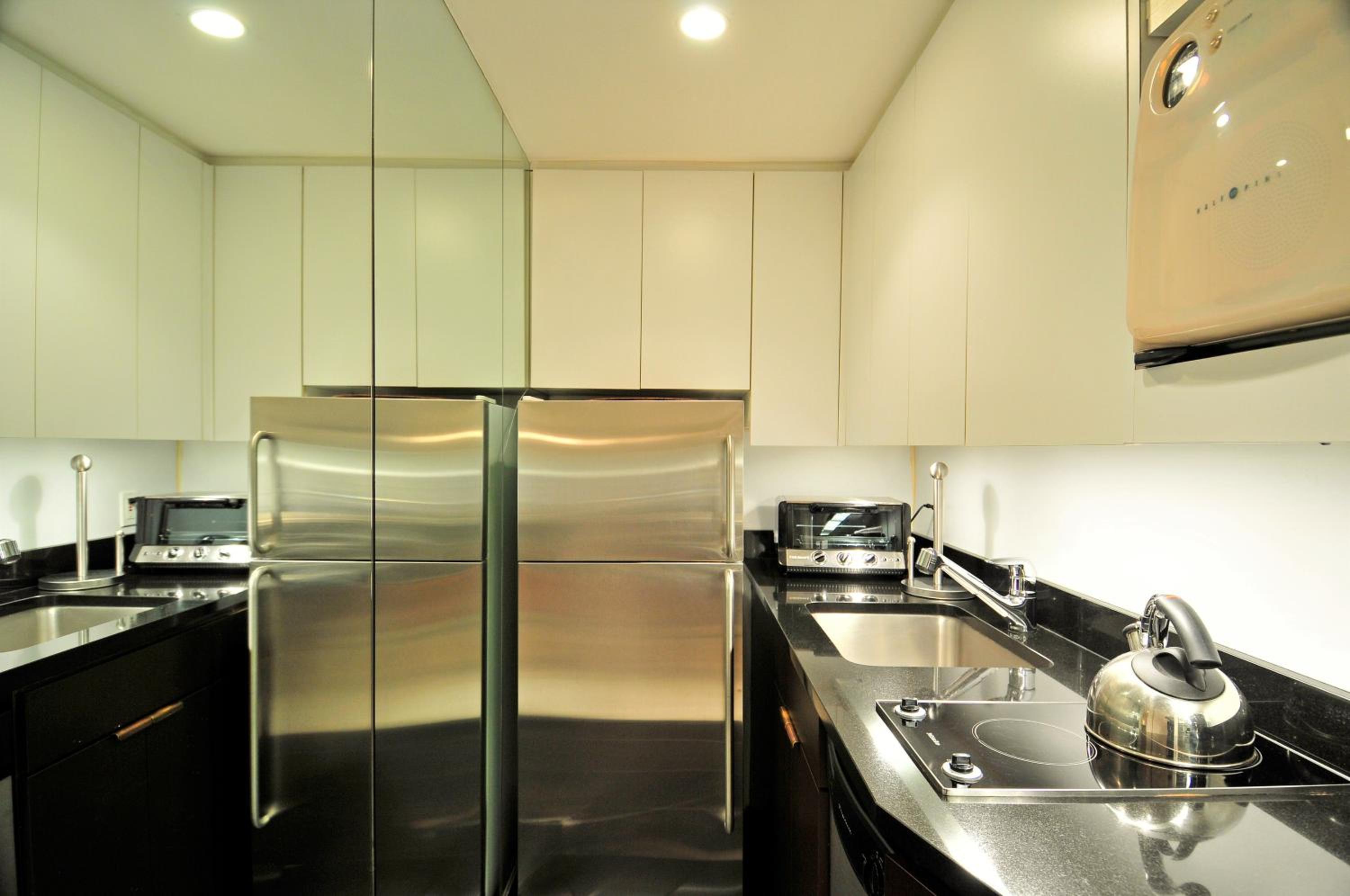 Manhattan Suites photo 2