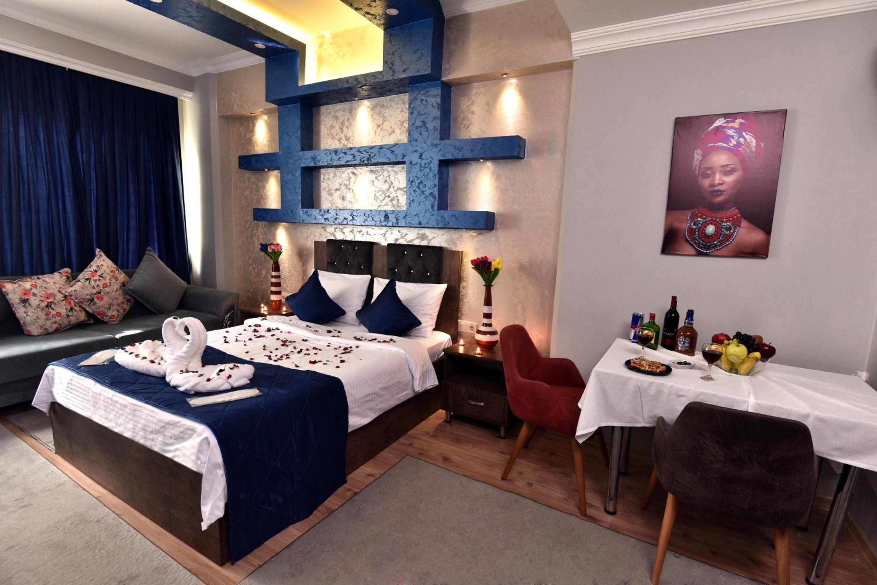 Deluxe Double Room (2 Adults + 1 Child) photo 3