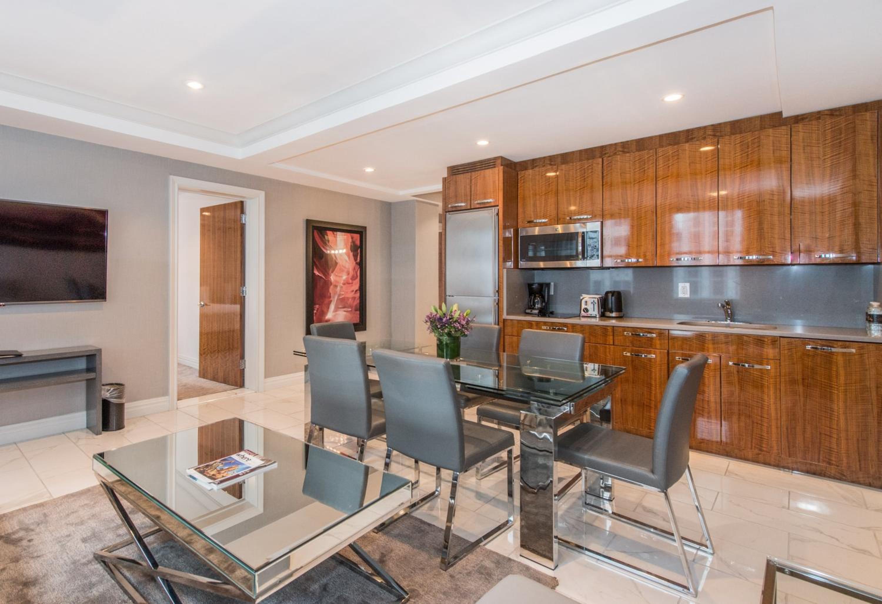 Two-Bedroom Suite photo 3
