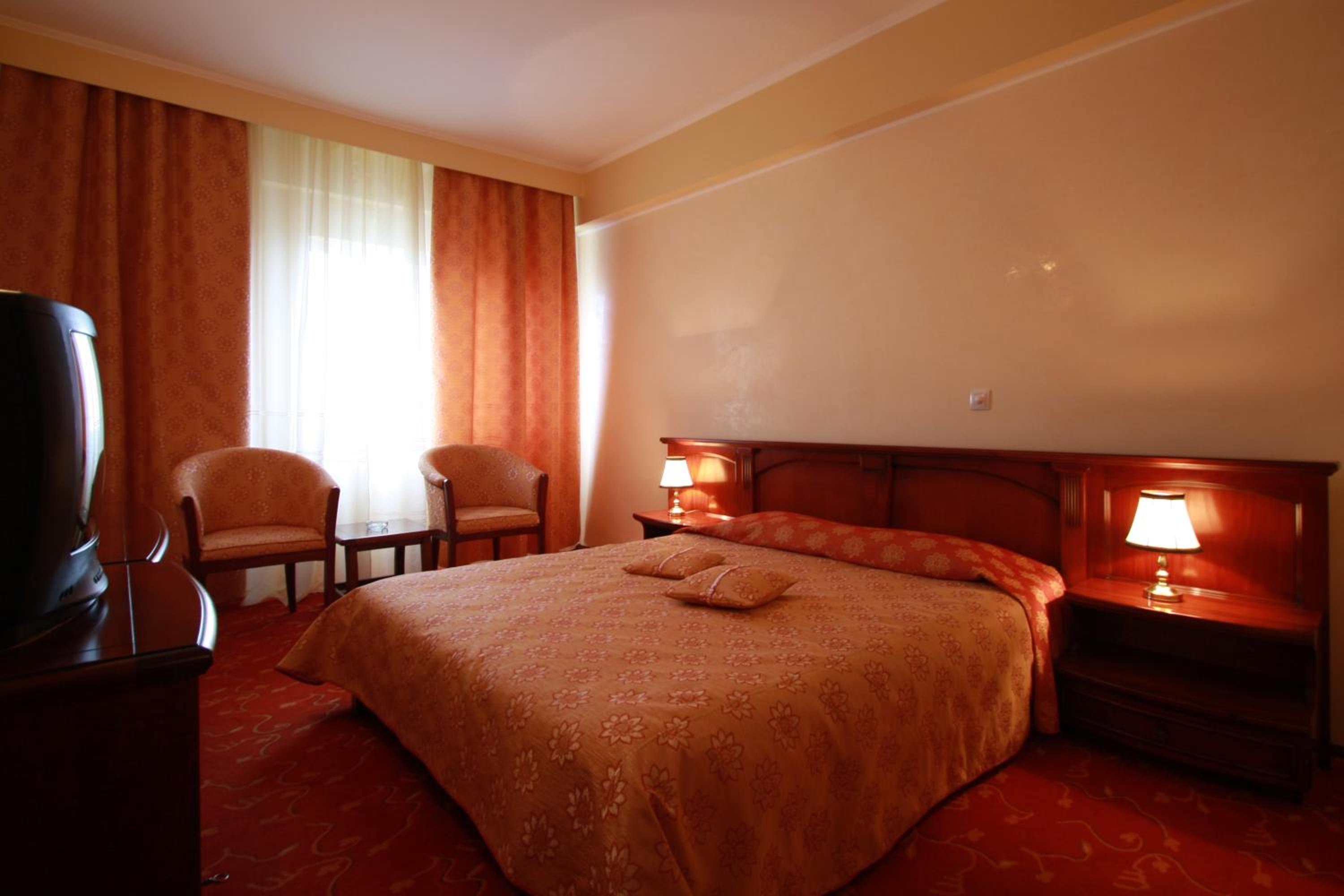 Double or Twin Room - Photo 3