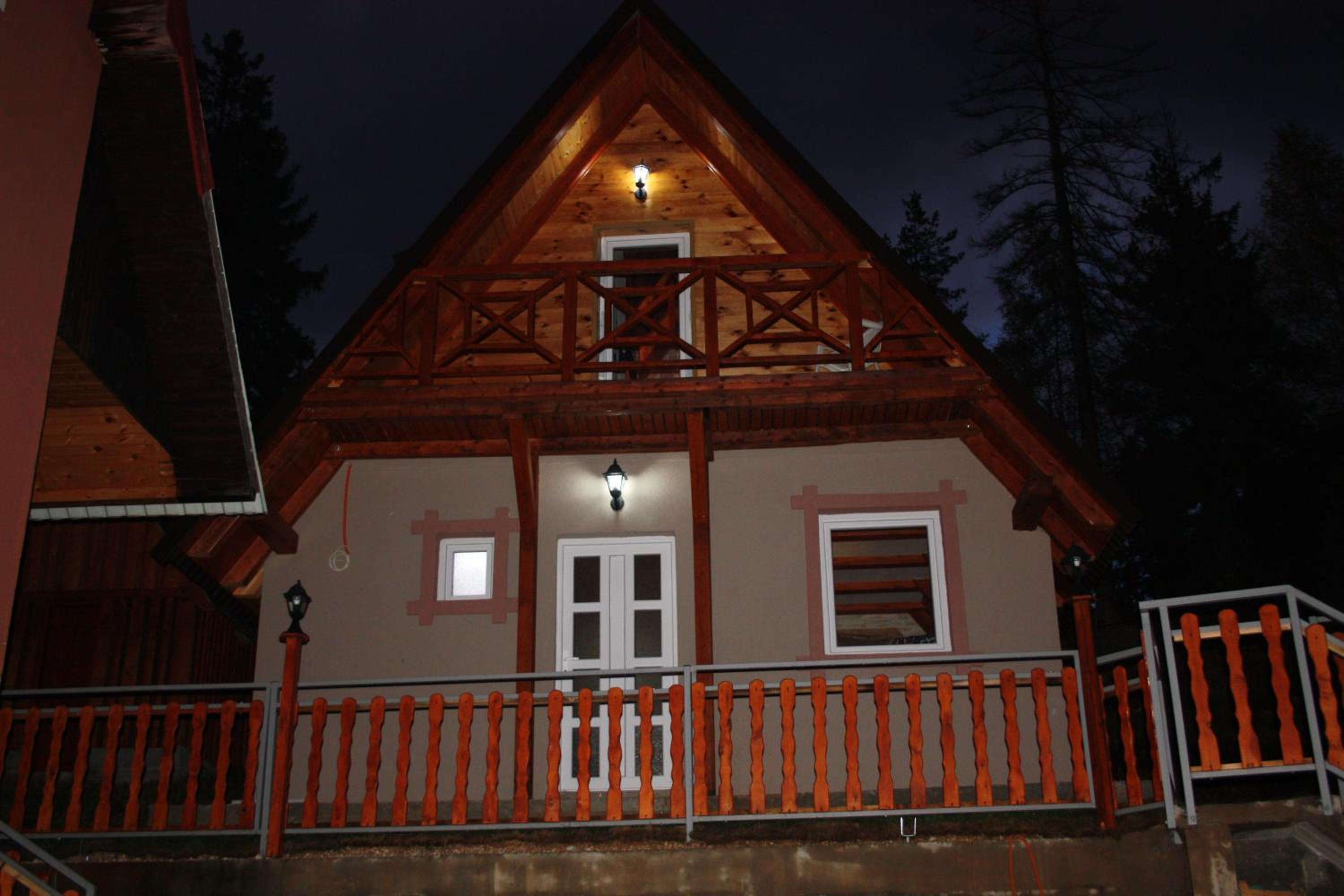 Studio with Balcony - Photo 2