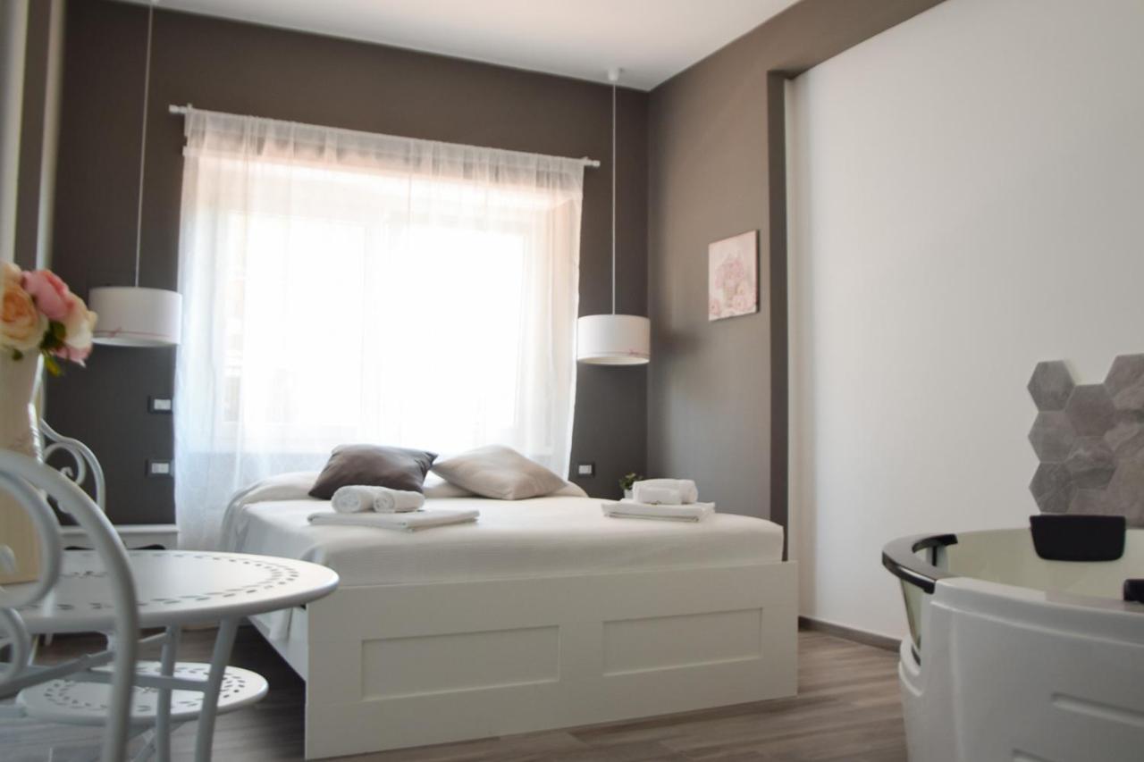 Double Room with Spa Bath photo 1