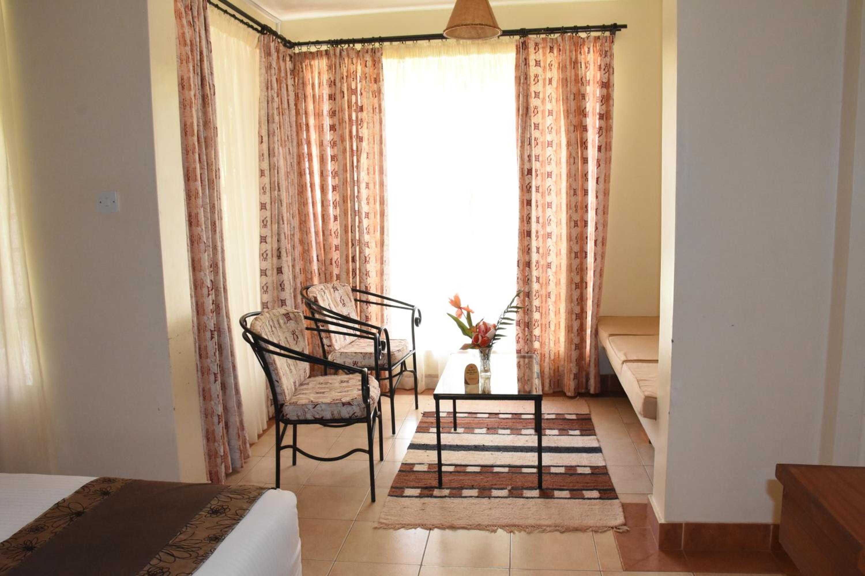 Deluxe Twin Room - Photo 10