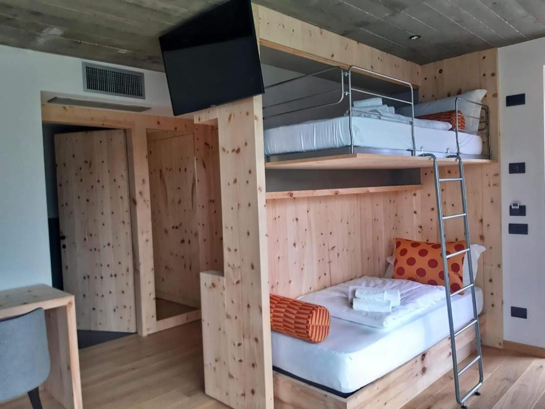 Deluxe Quadruple Room with Mountain View photo 1
