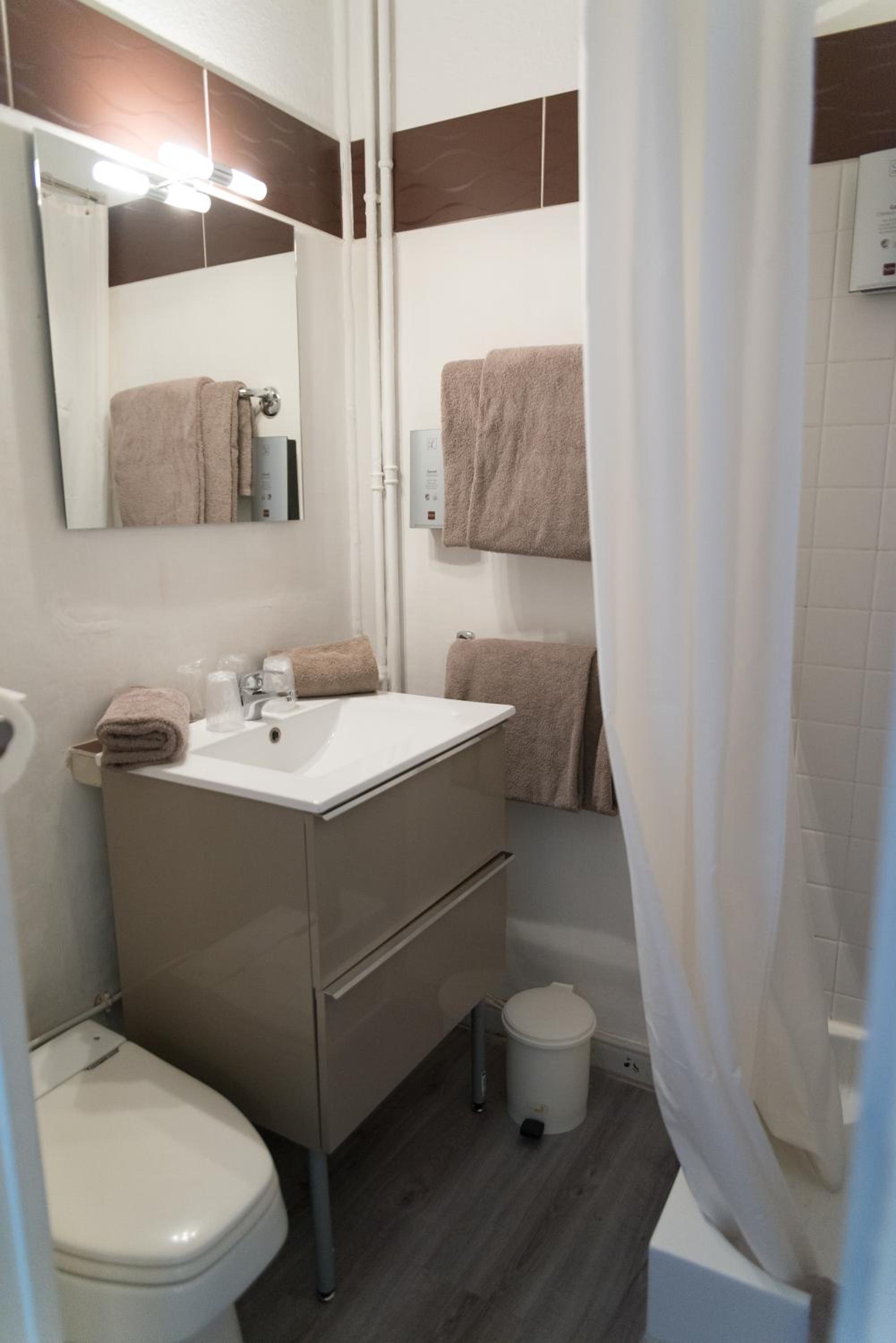 Standard Quadruple Room - Photo 2