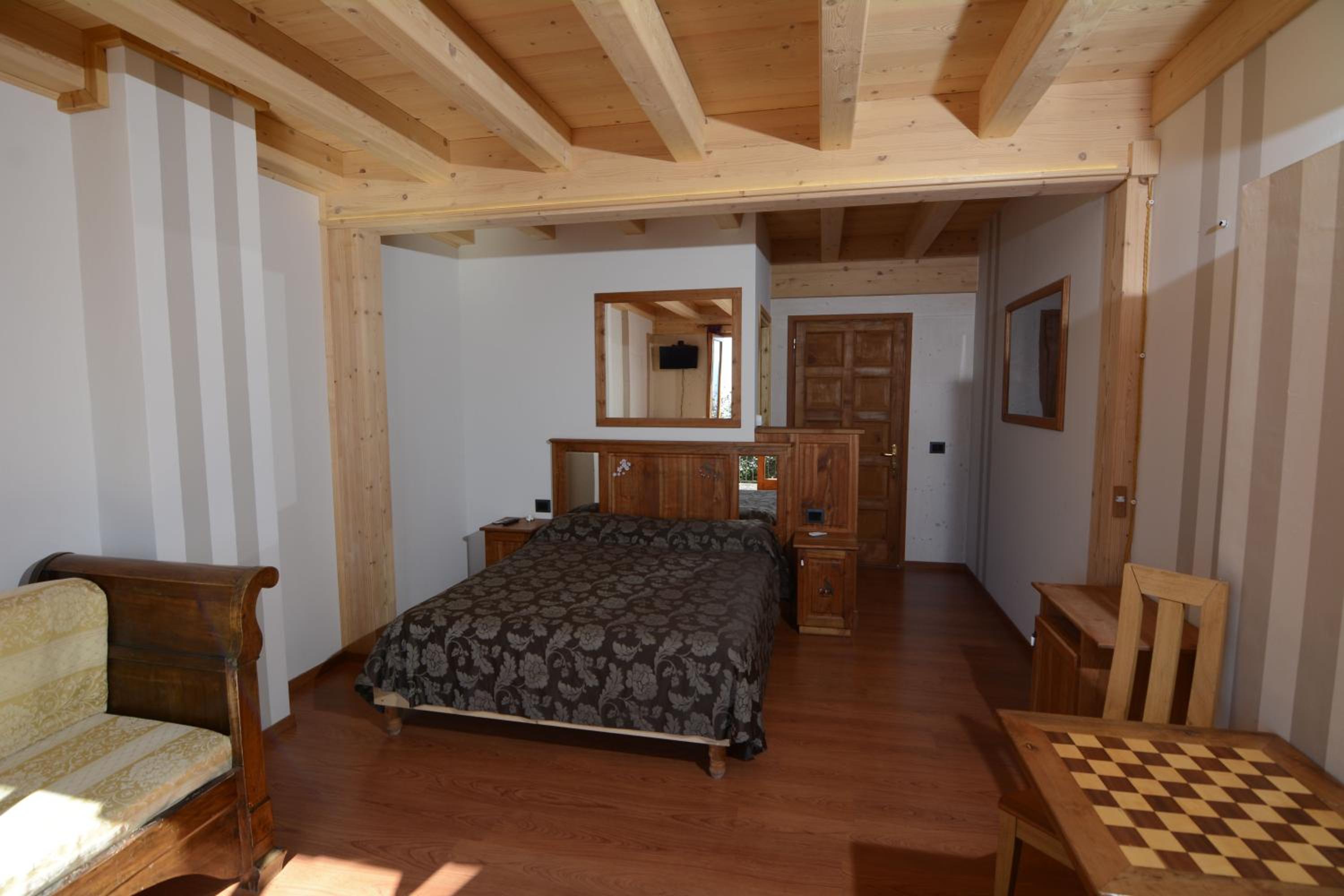Double Room with Lake View - Photo 16