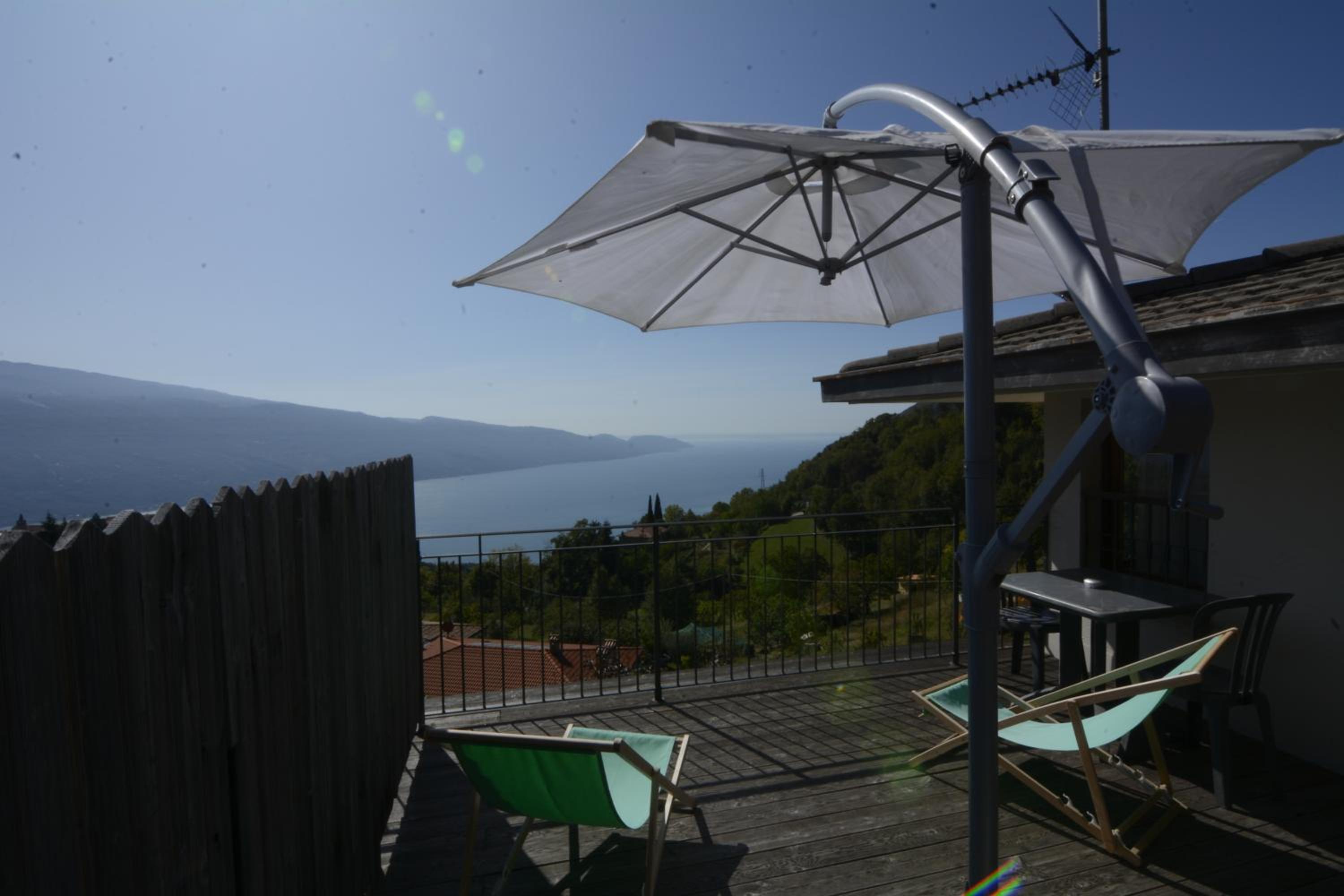 Double Room with Lake View - Photo 9
