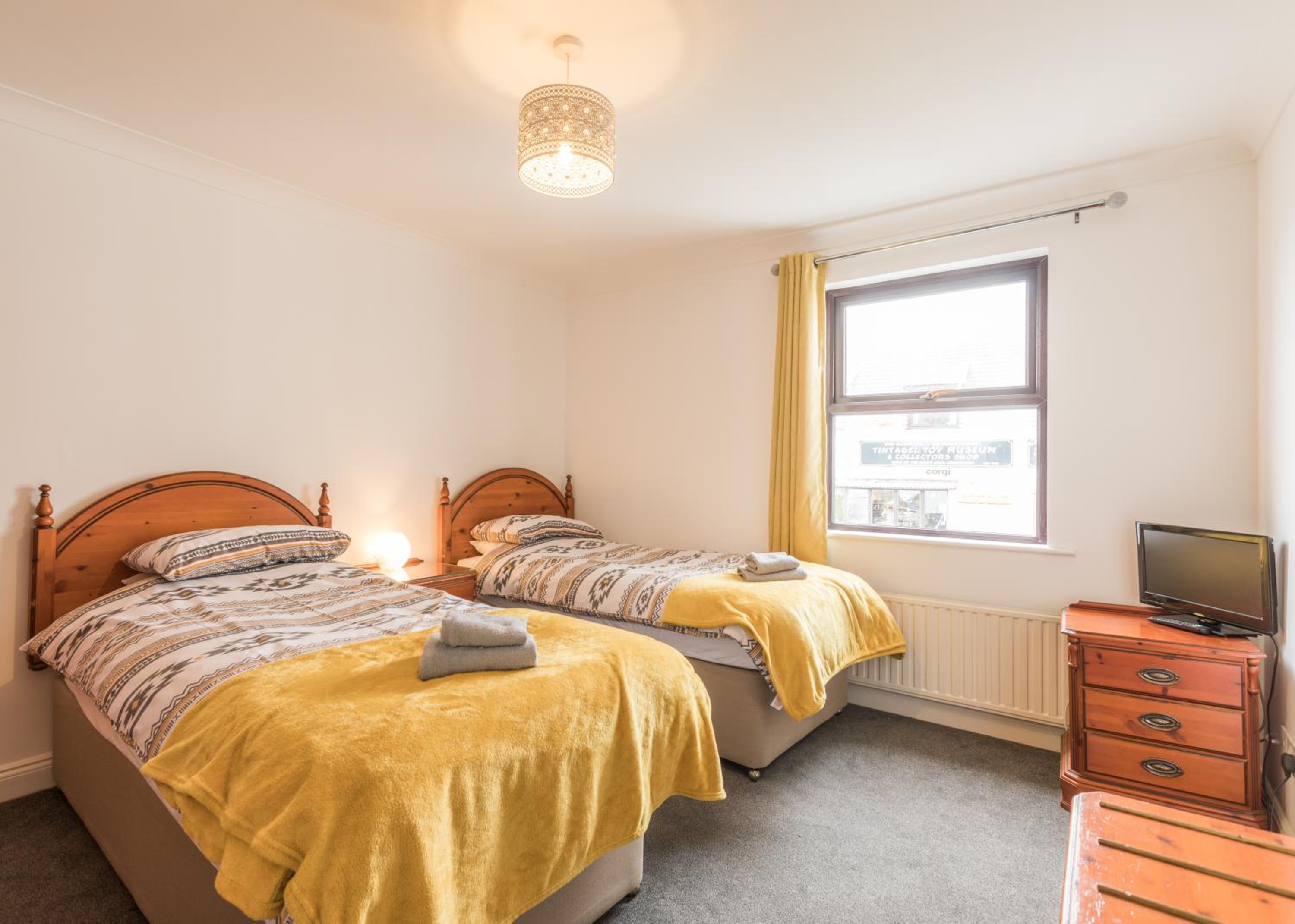 Deluxe Twin Room