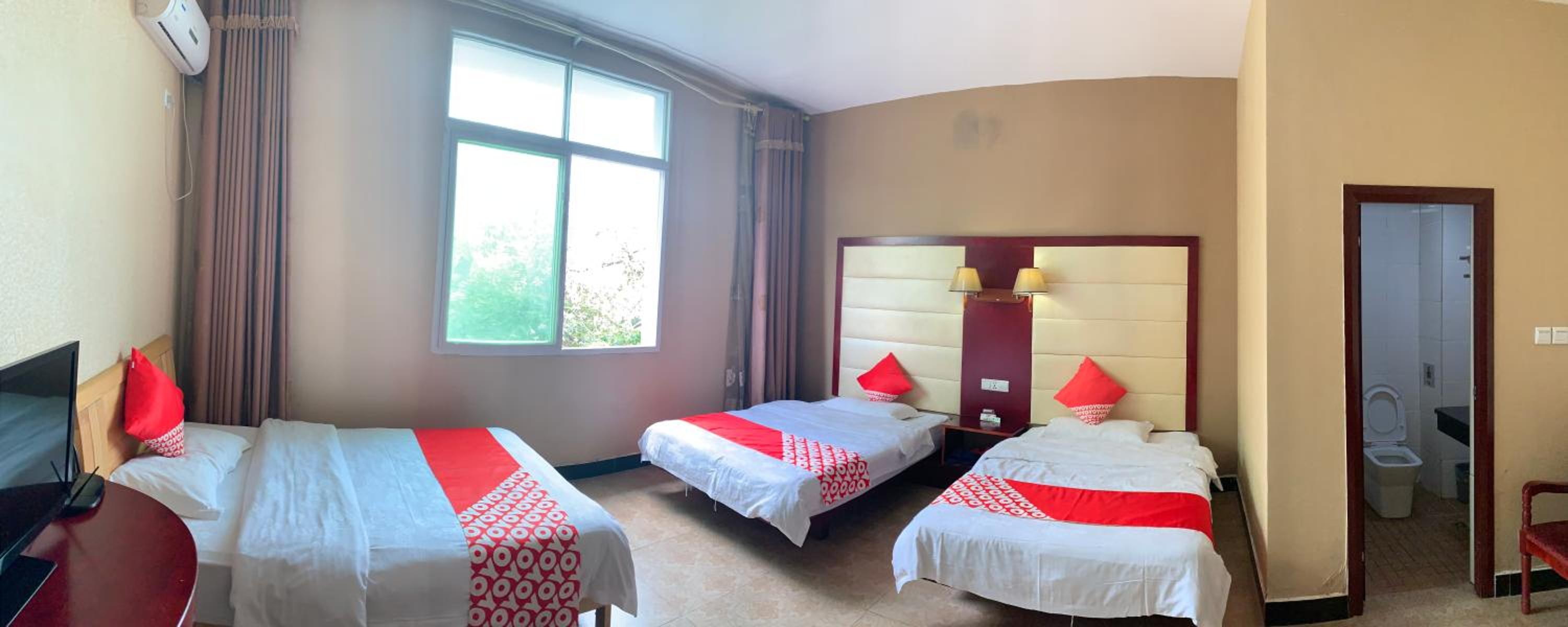 Deluxe Triple Room with River View photo 3