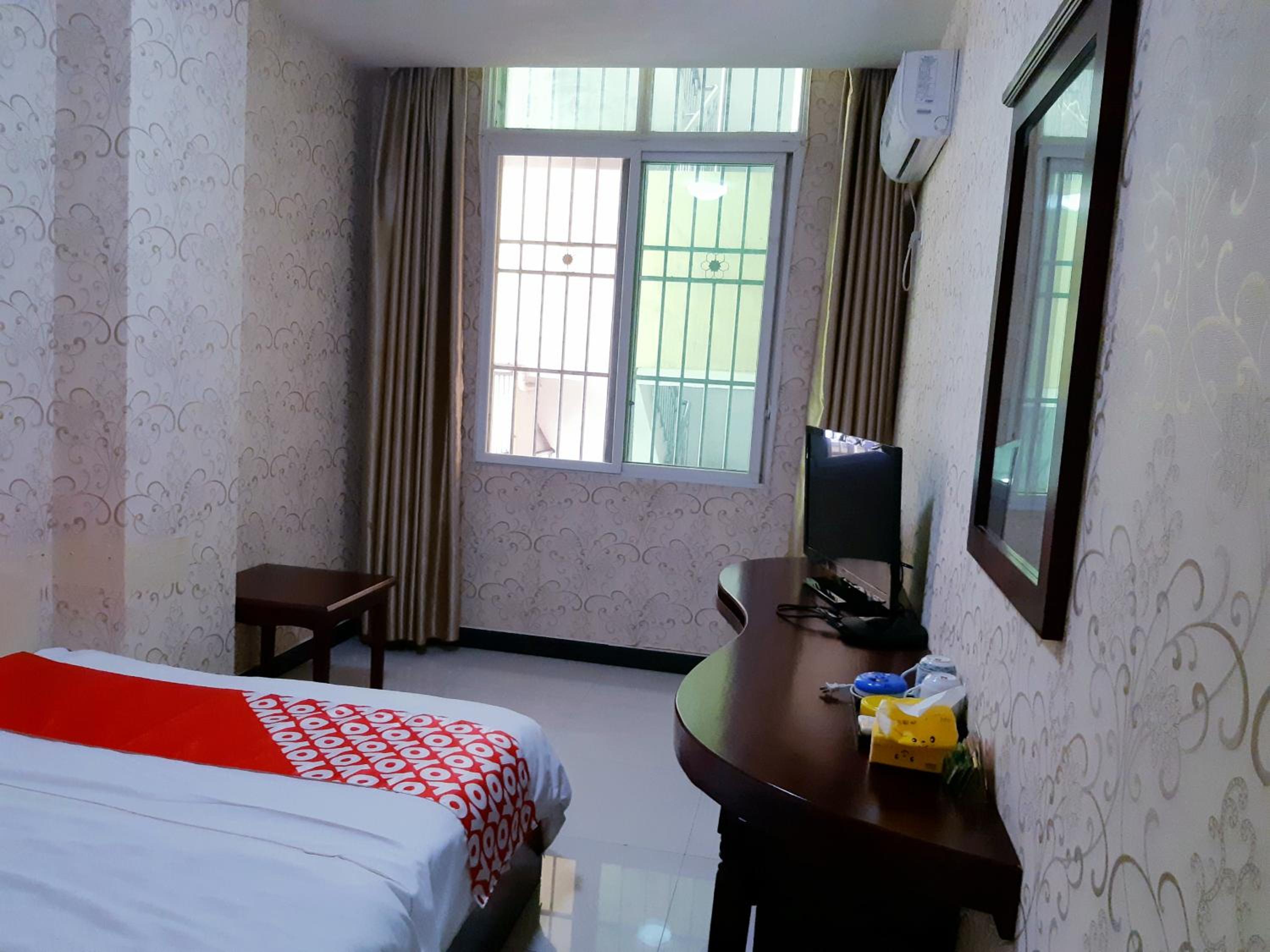 Queen Room photo 3